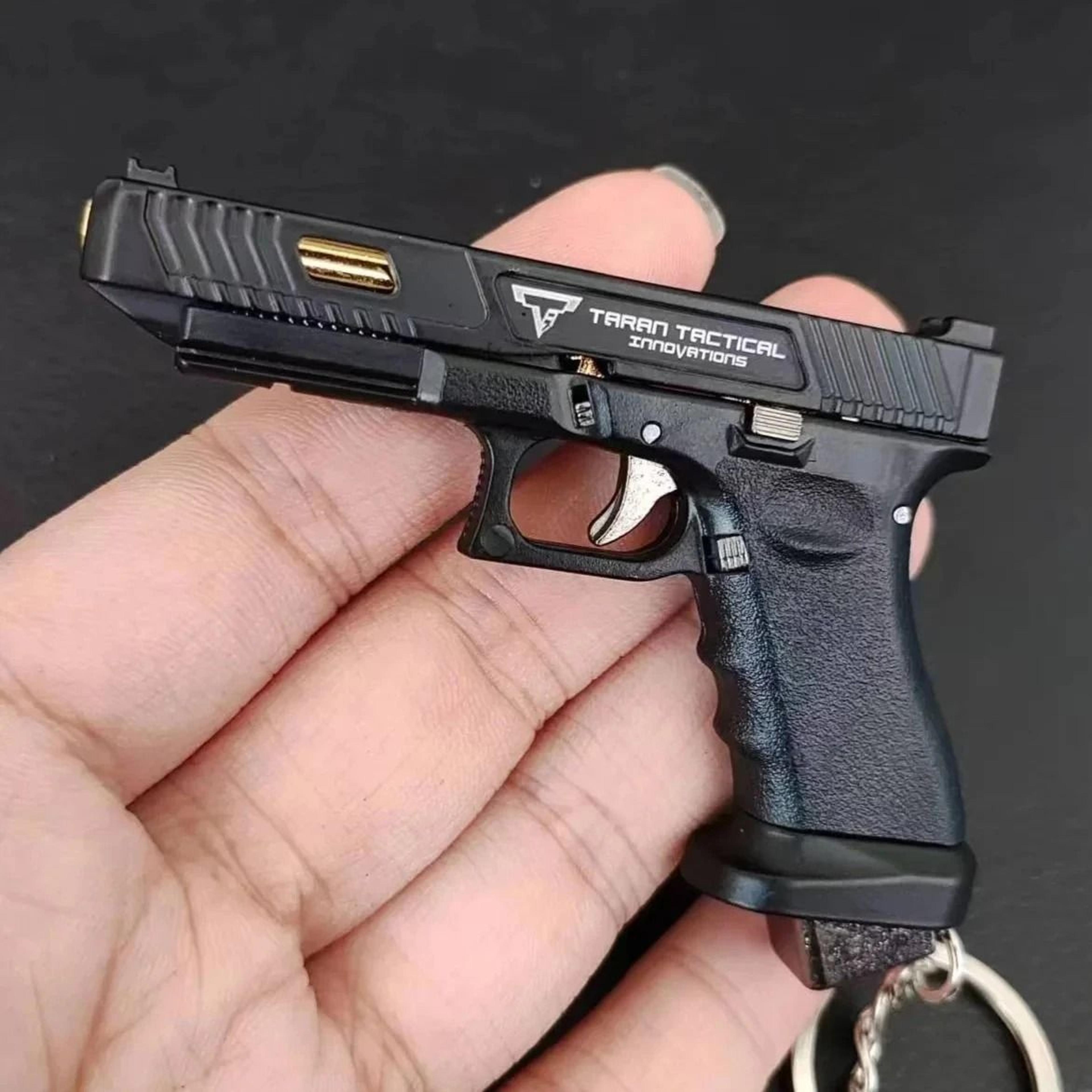 g34 mini pistol keychain with alloy collectible model details