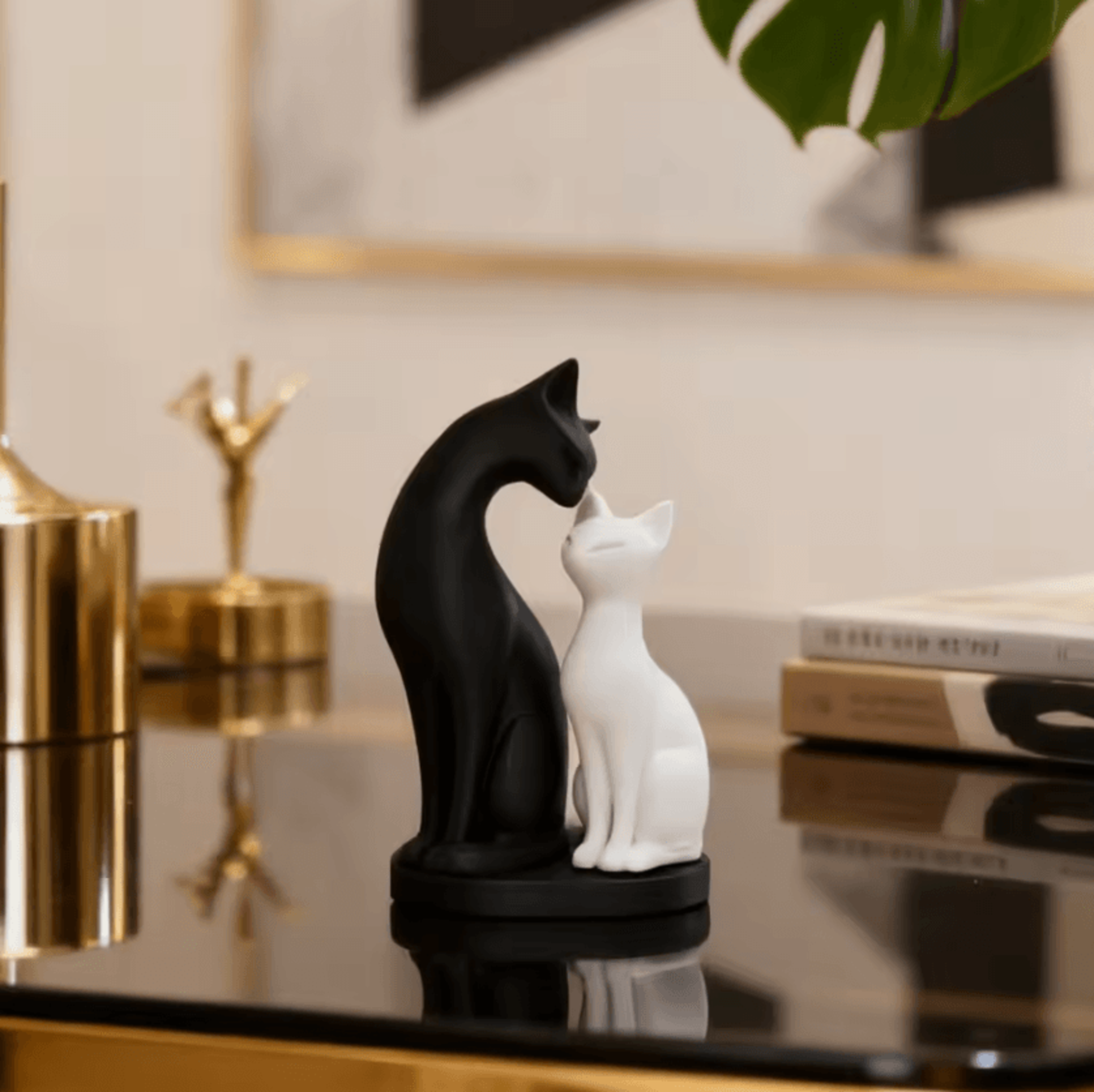 minimalist black & white cat sculpture – modern desk & home decor accent