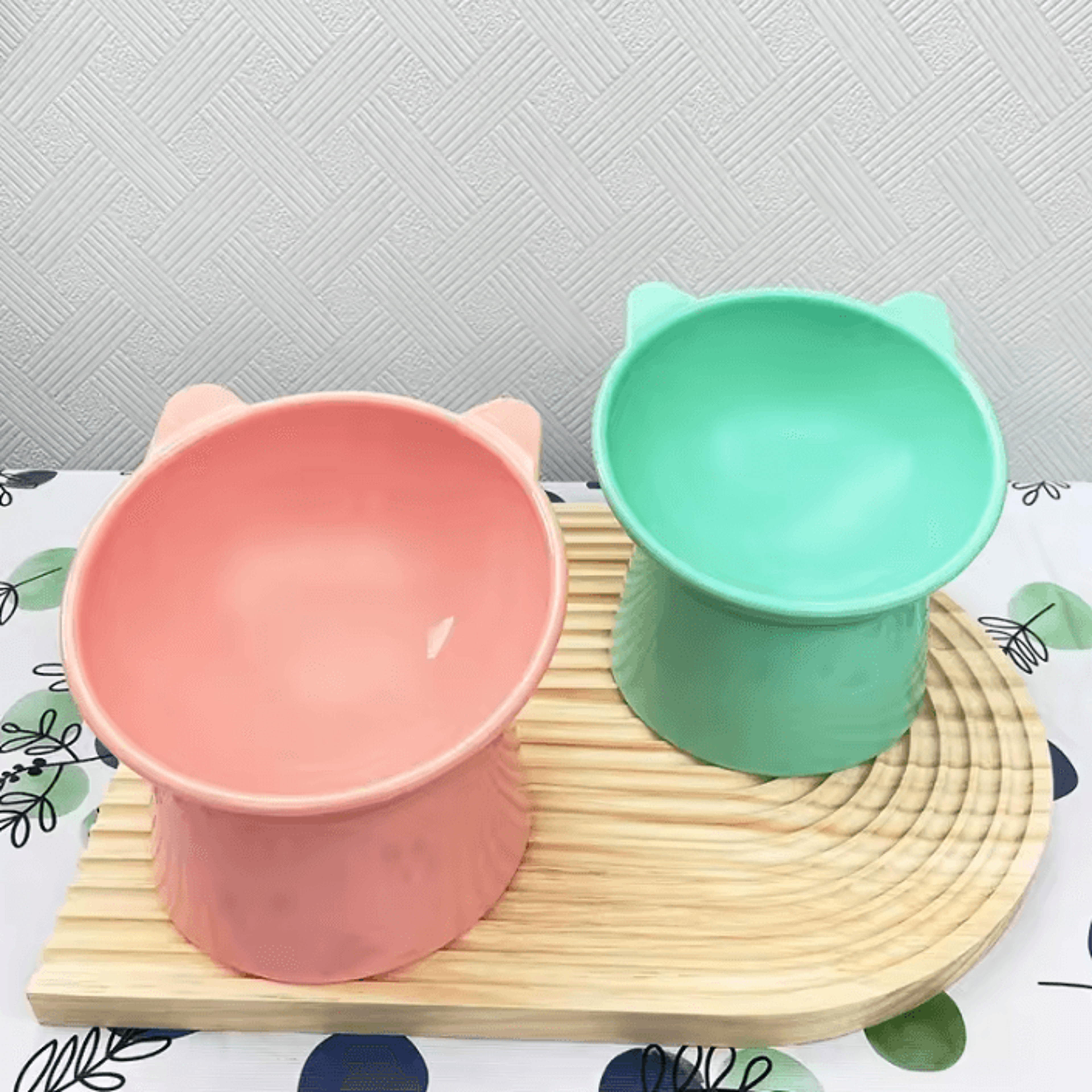 tilted elevated pet food bowl with anti-spill neck protection design