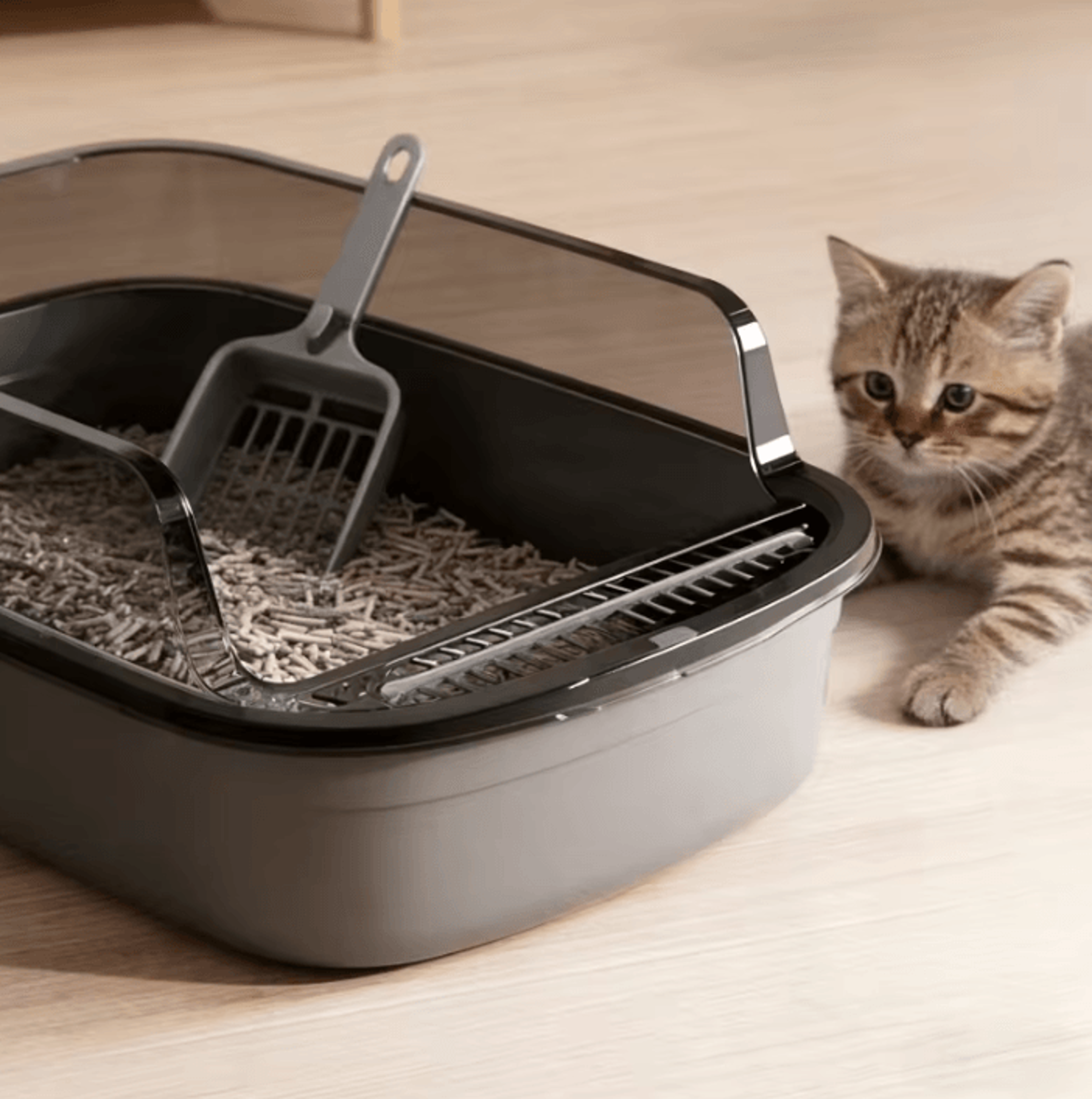 semi-enclosed splashproof cat litter box with high sides