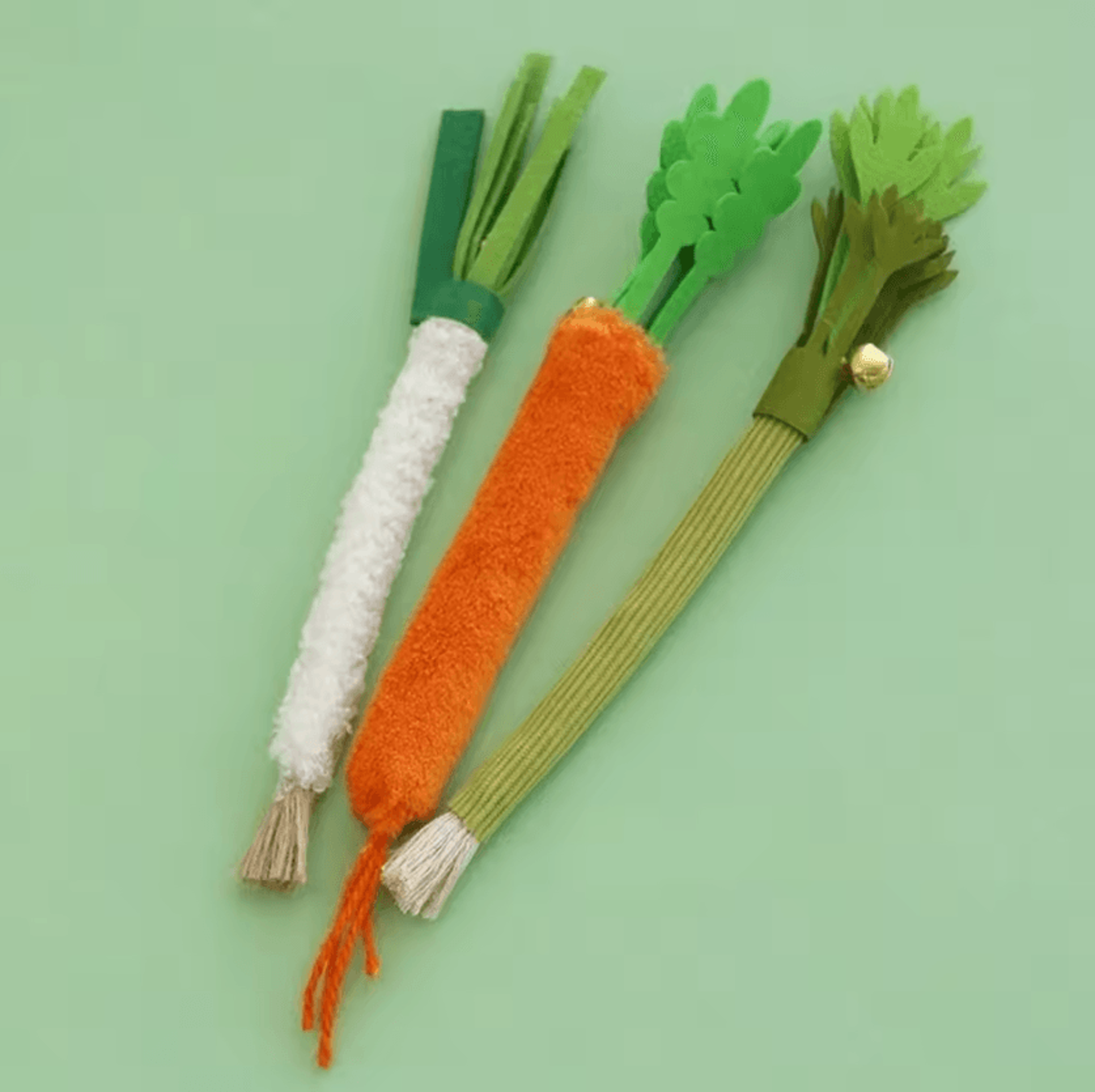 bellpurr interactive cat chew toy set