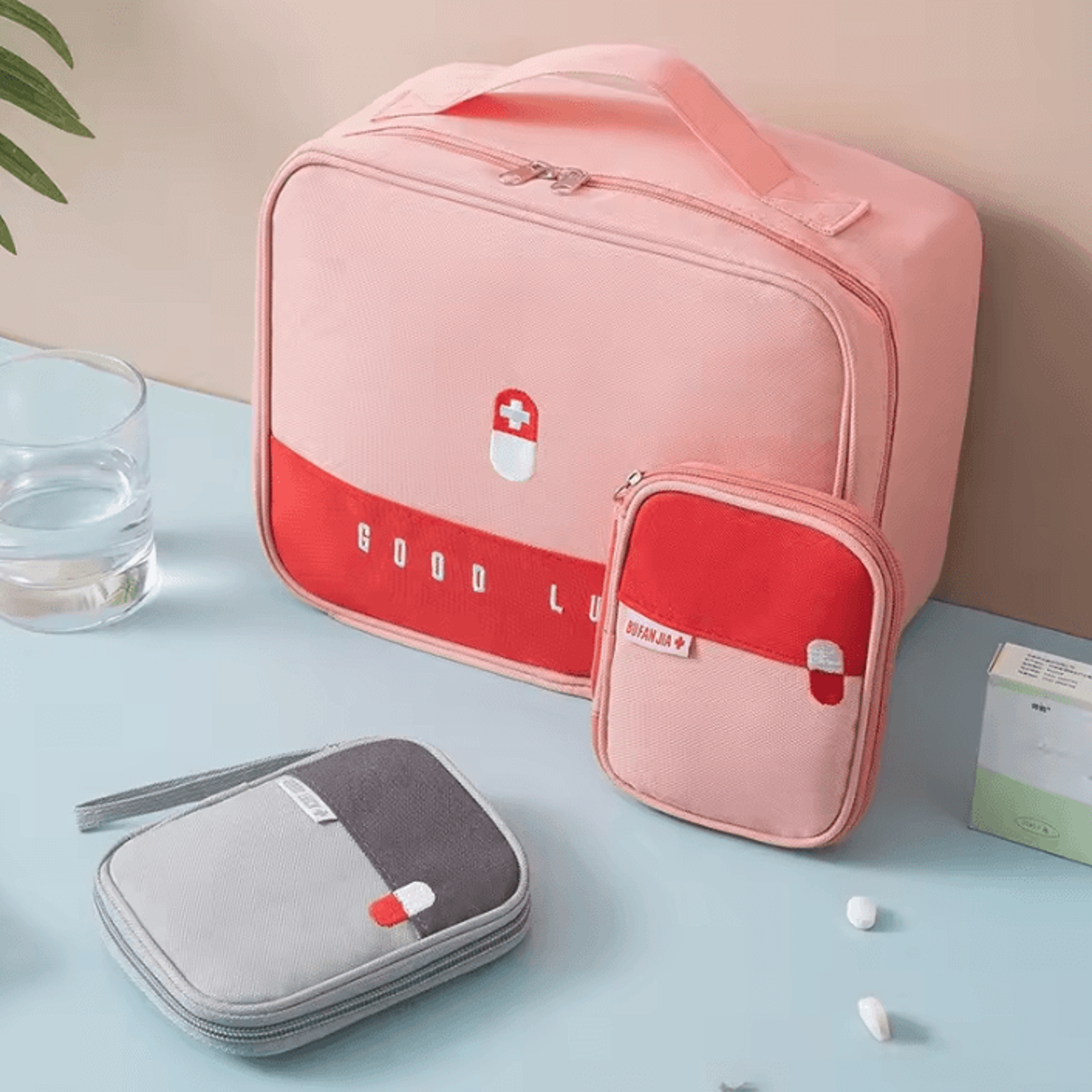 readyguard portable first aid storage bag