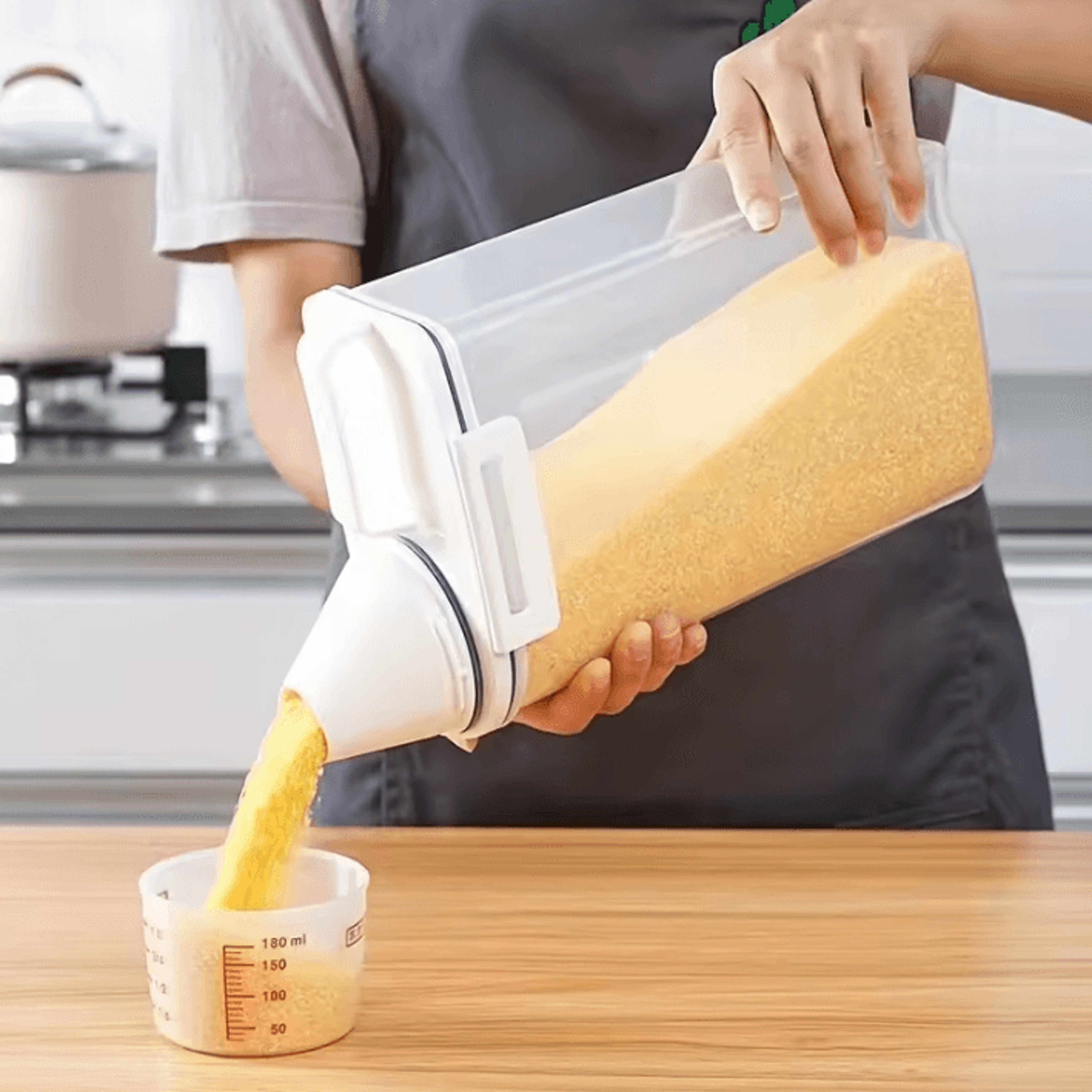 large capacity airtight cereal & rice storage container with built-in dispenser