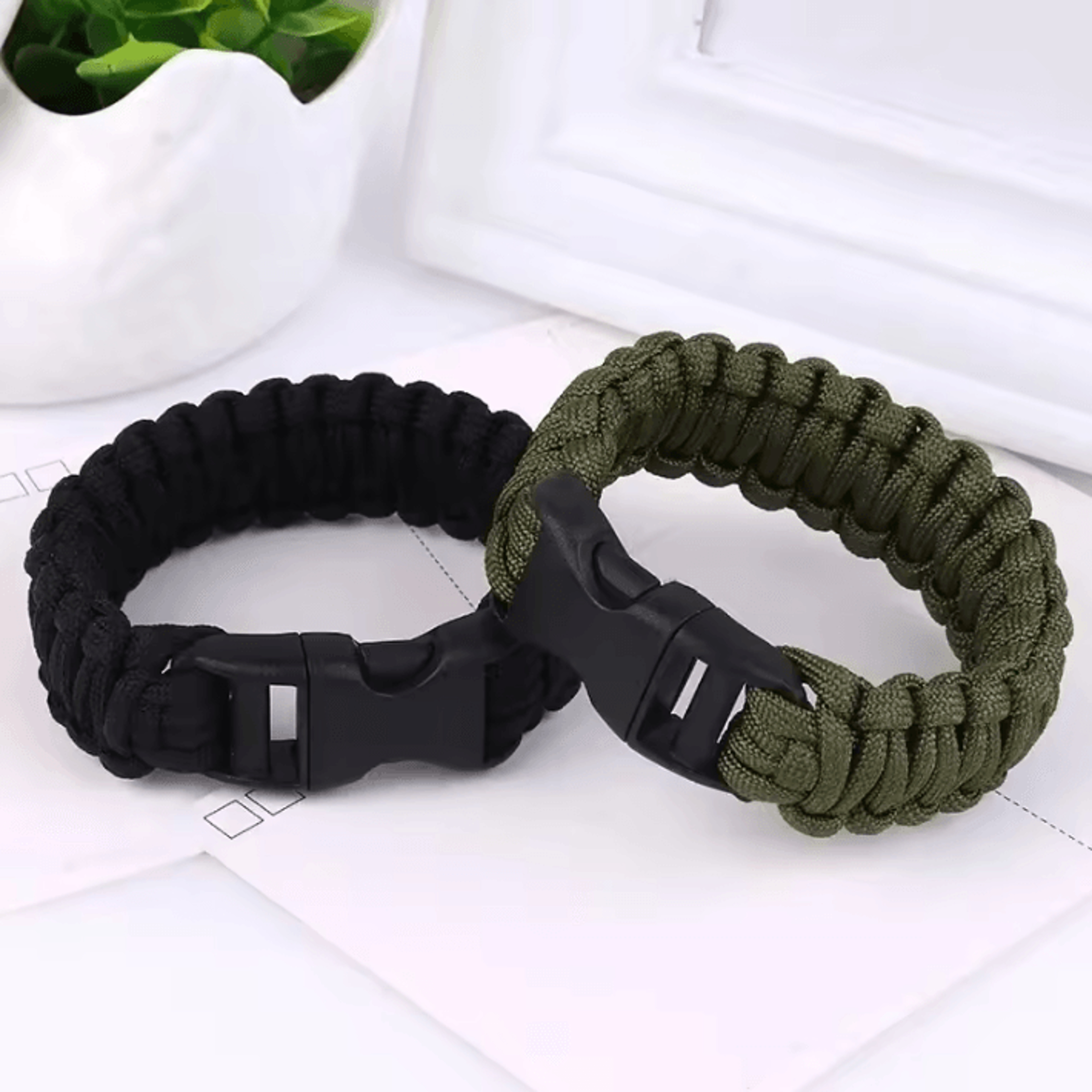 7-core paracord survival bracelet with emergency whistle & compass