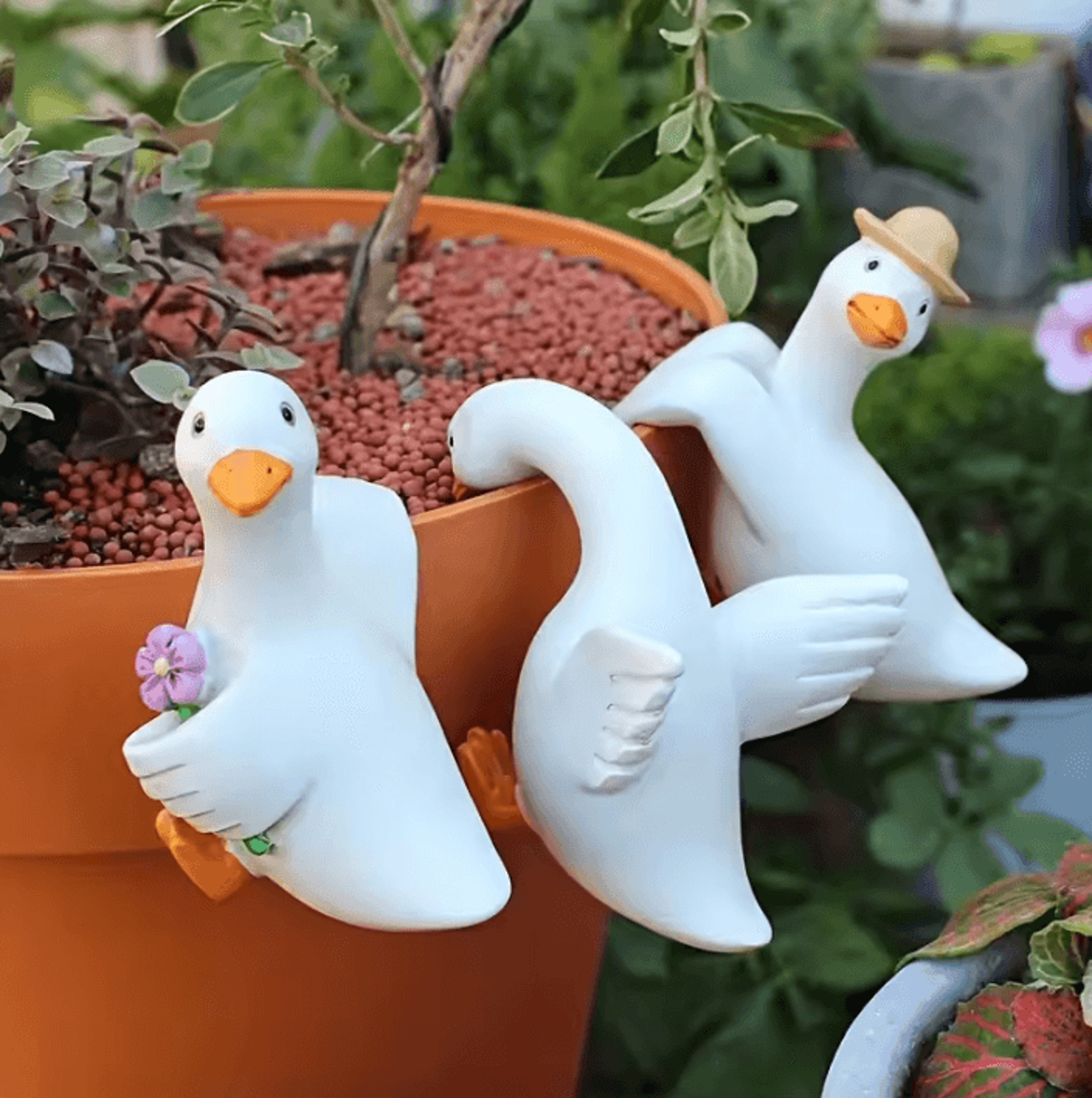 cute duck resin flower pot hanger garden ornament