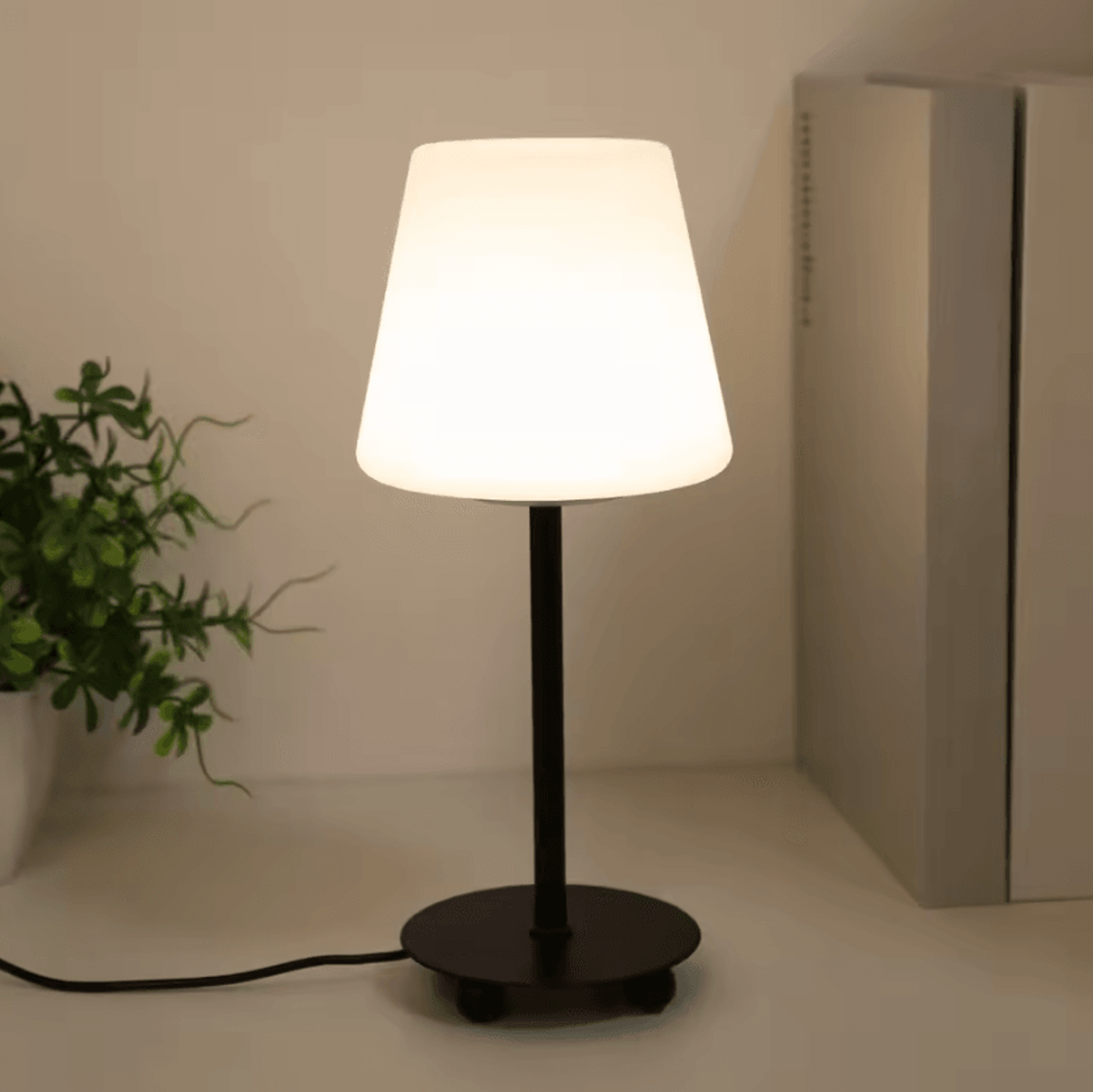 creative cream style usb desk lamp with 3 color dimmable ambient light