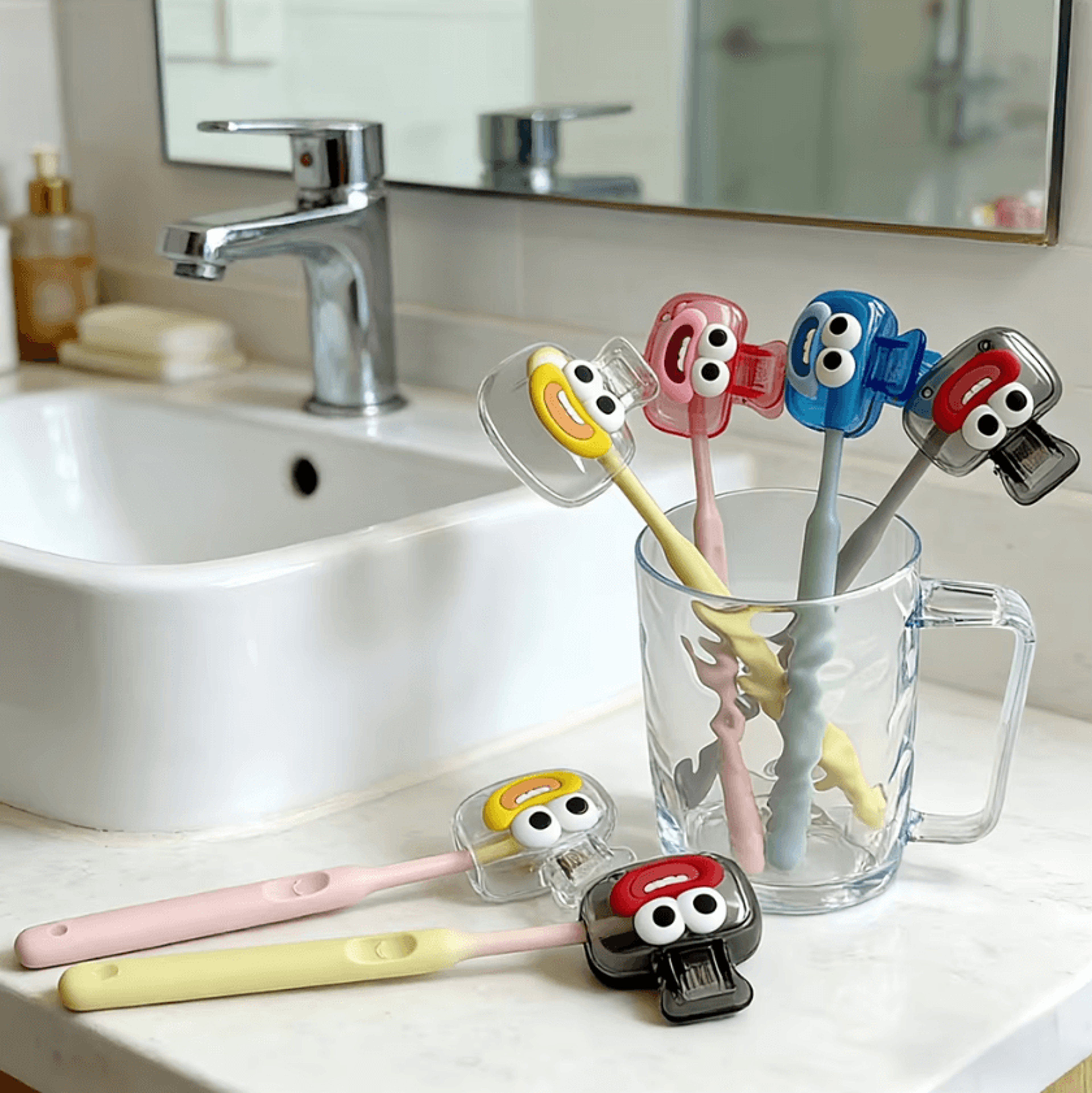 snap on toothbrush head cover for manual and electric toothbrushes
