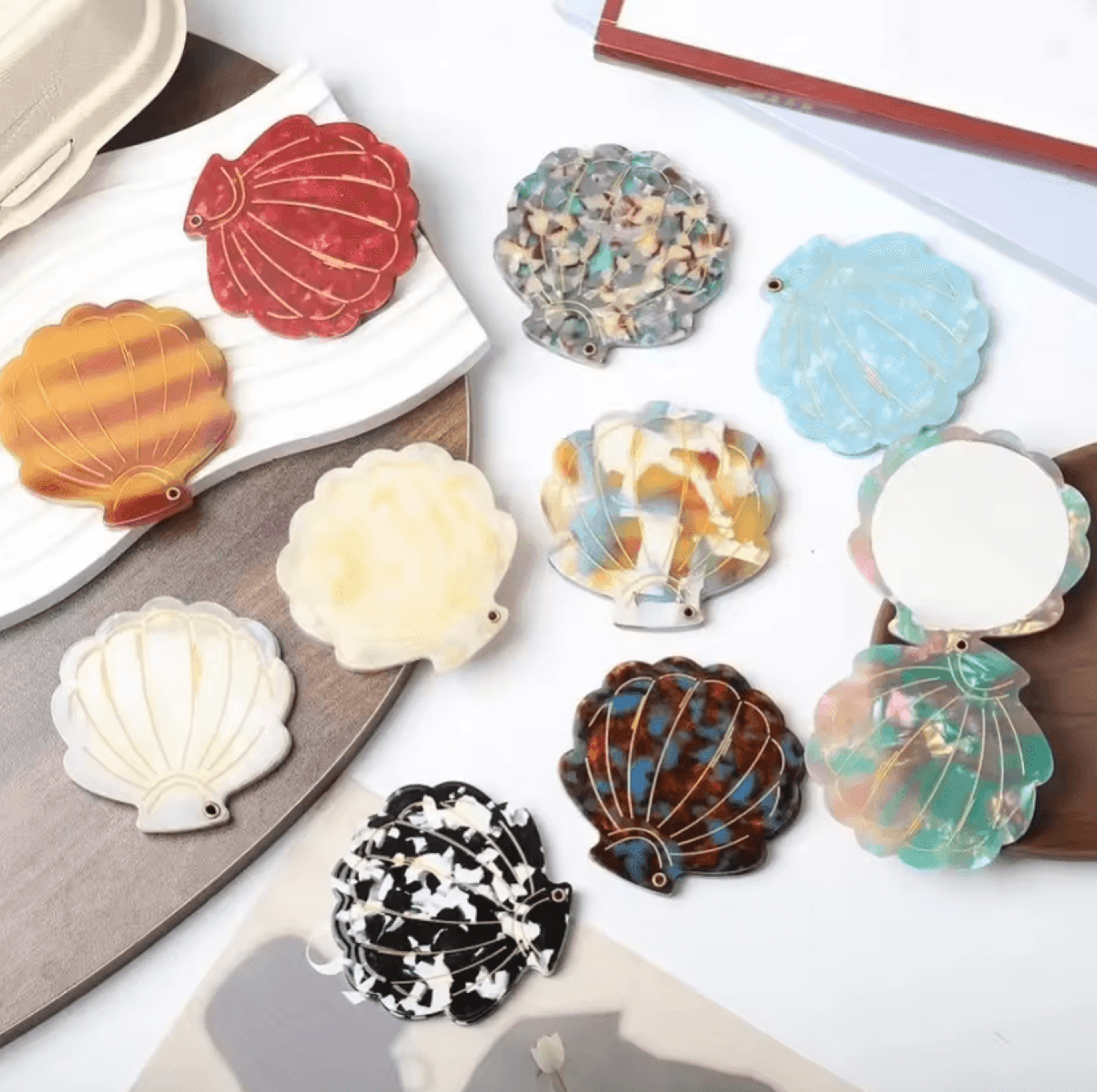 shell shape folding pocket makeup mirror