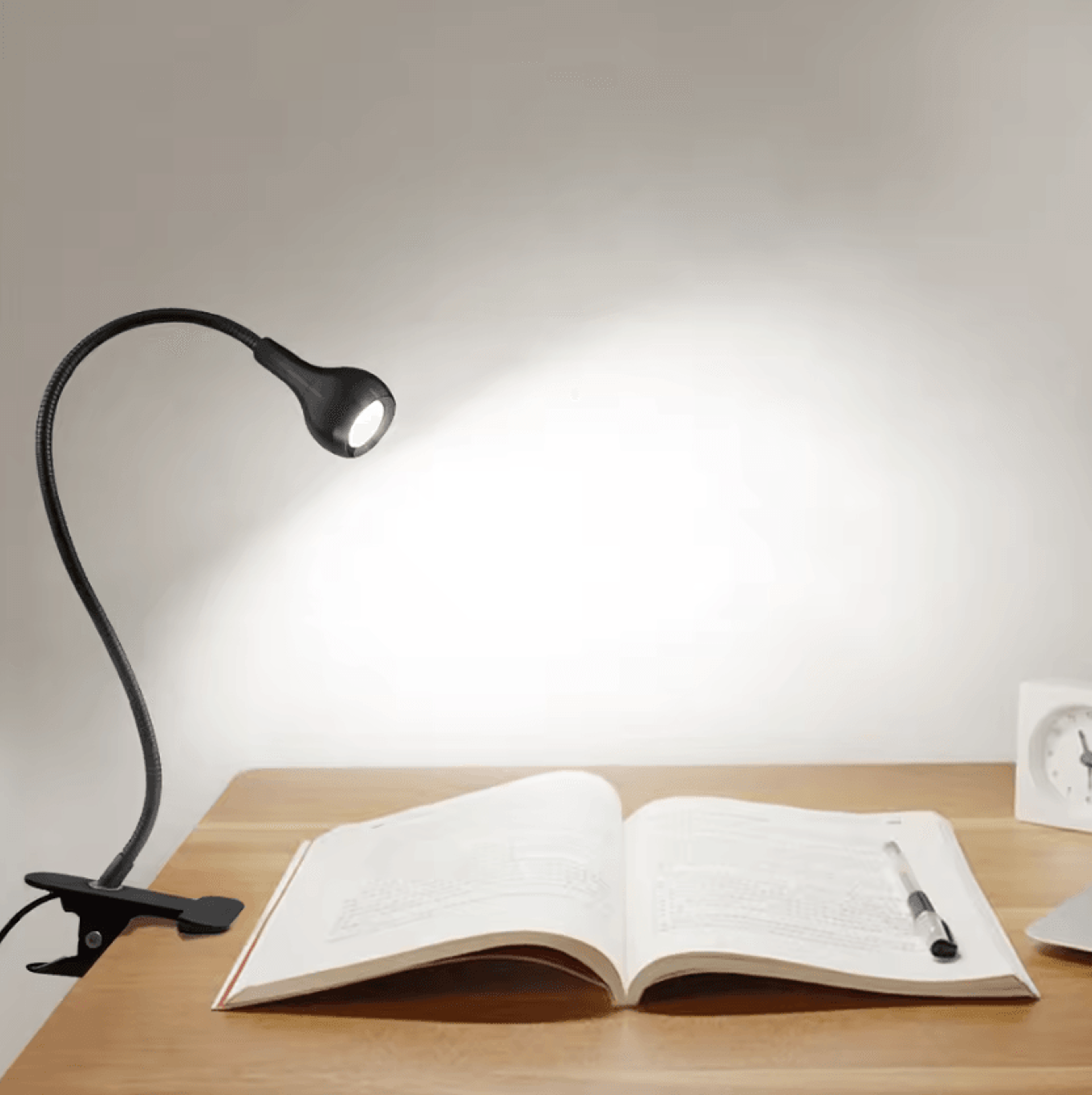 flexible usb rechargeable led clip-on desk lamp adjustable reading light for bedroom study and bedside lighting