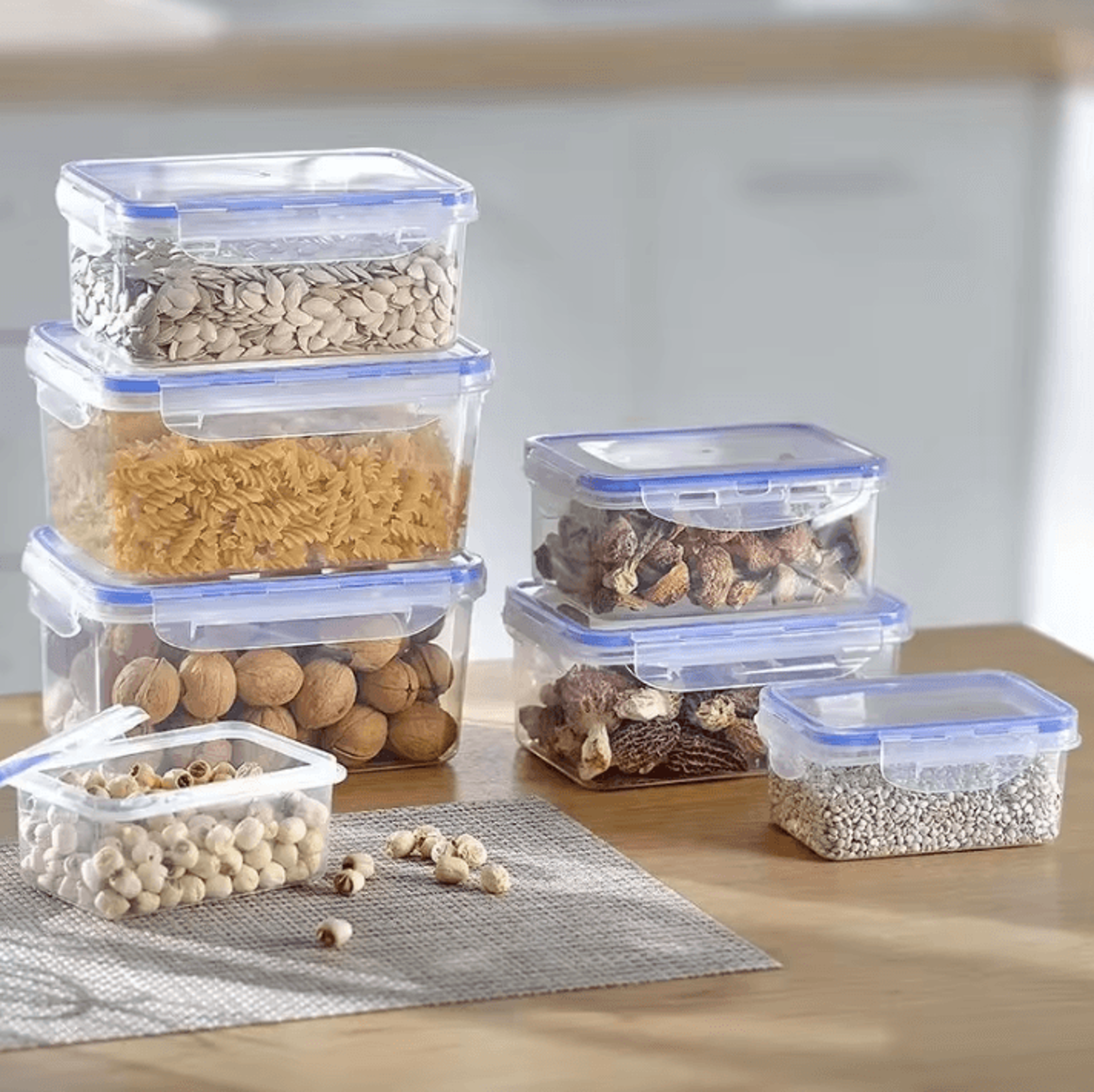 sealed rectangular refrigerator storage box with lid – practical kitchen and lunch storage solution