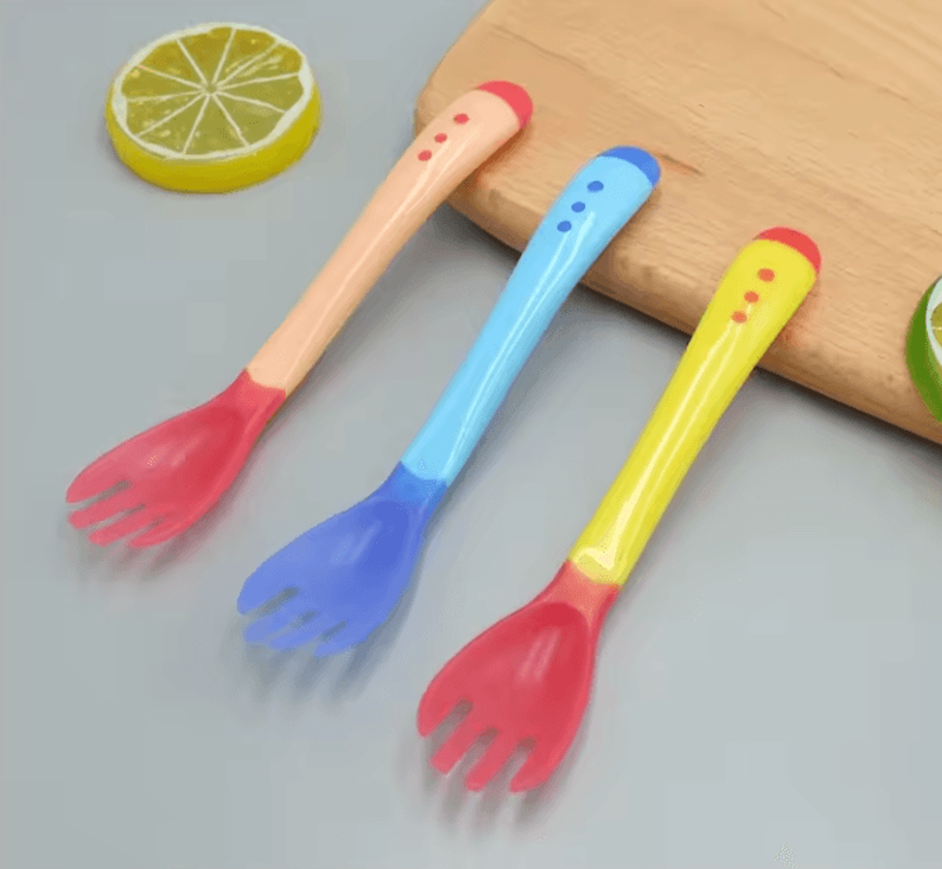2-in-1 temperature sensing baby spoon & fork set for safe feeding