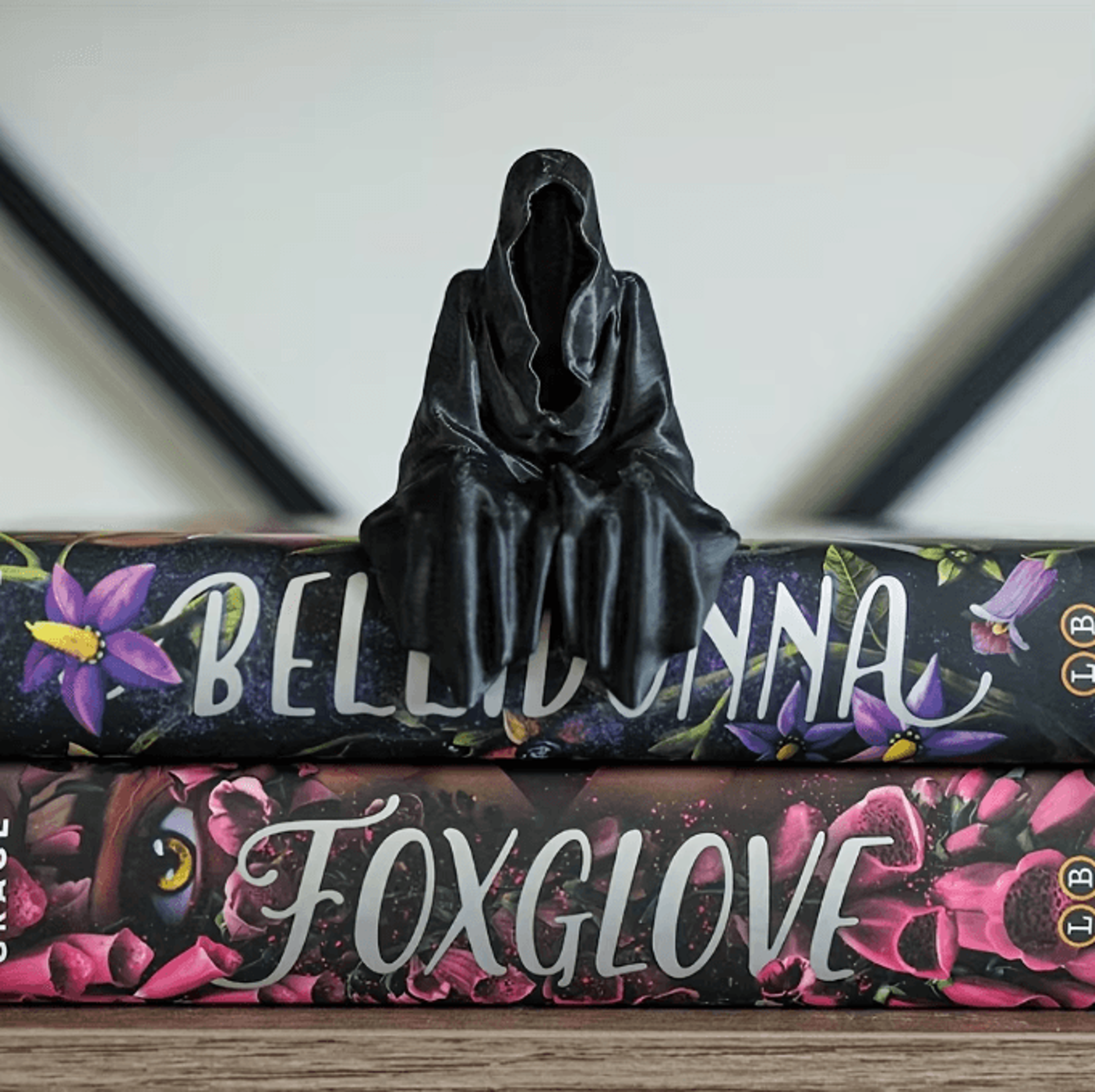 3d printed hooded cloaked statue – gothic dark aesthetic figurine for desk & shelf decor
