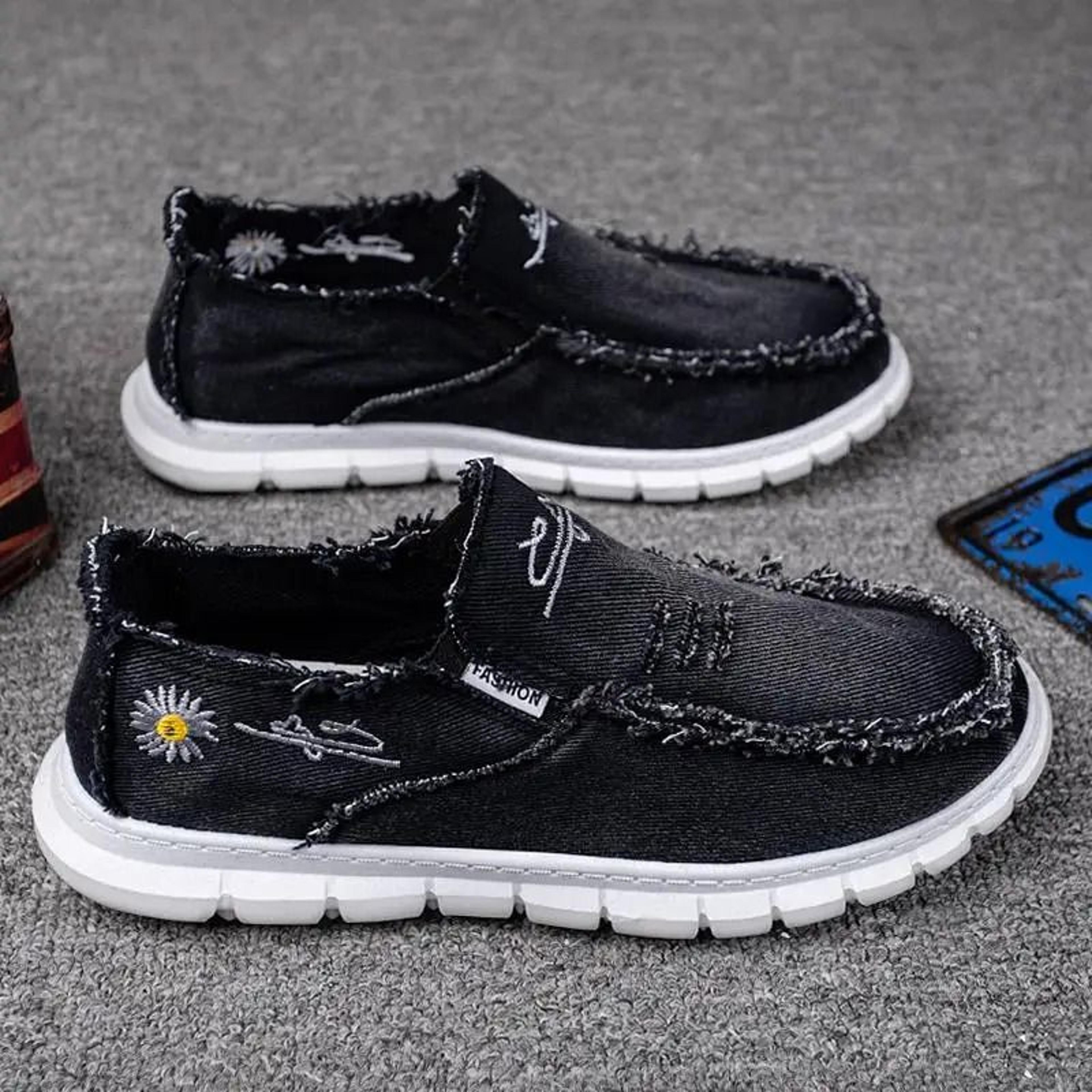 women's daisy embroidered denim casual sneakers