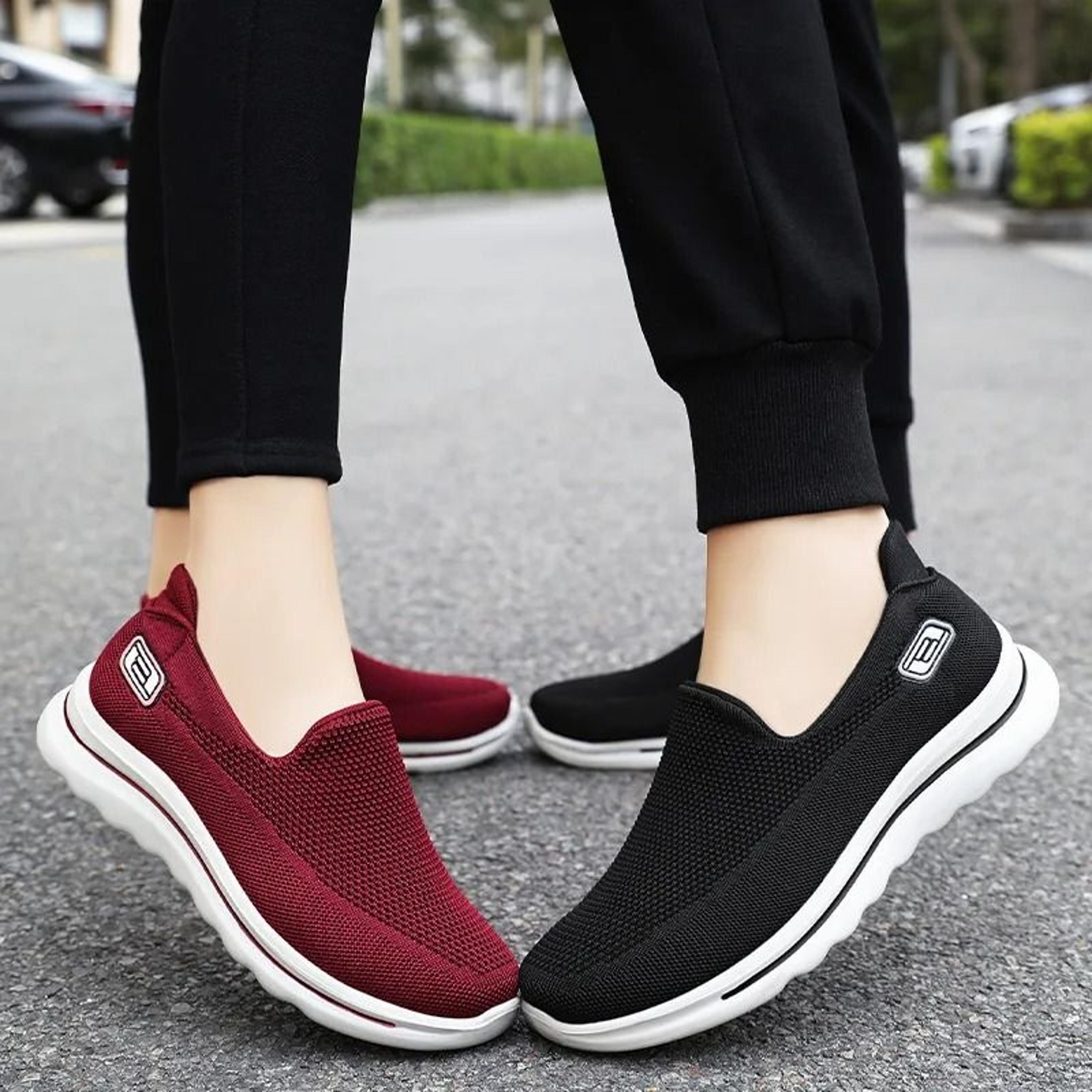 women's lightweight breathable casual sneakers