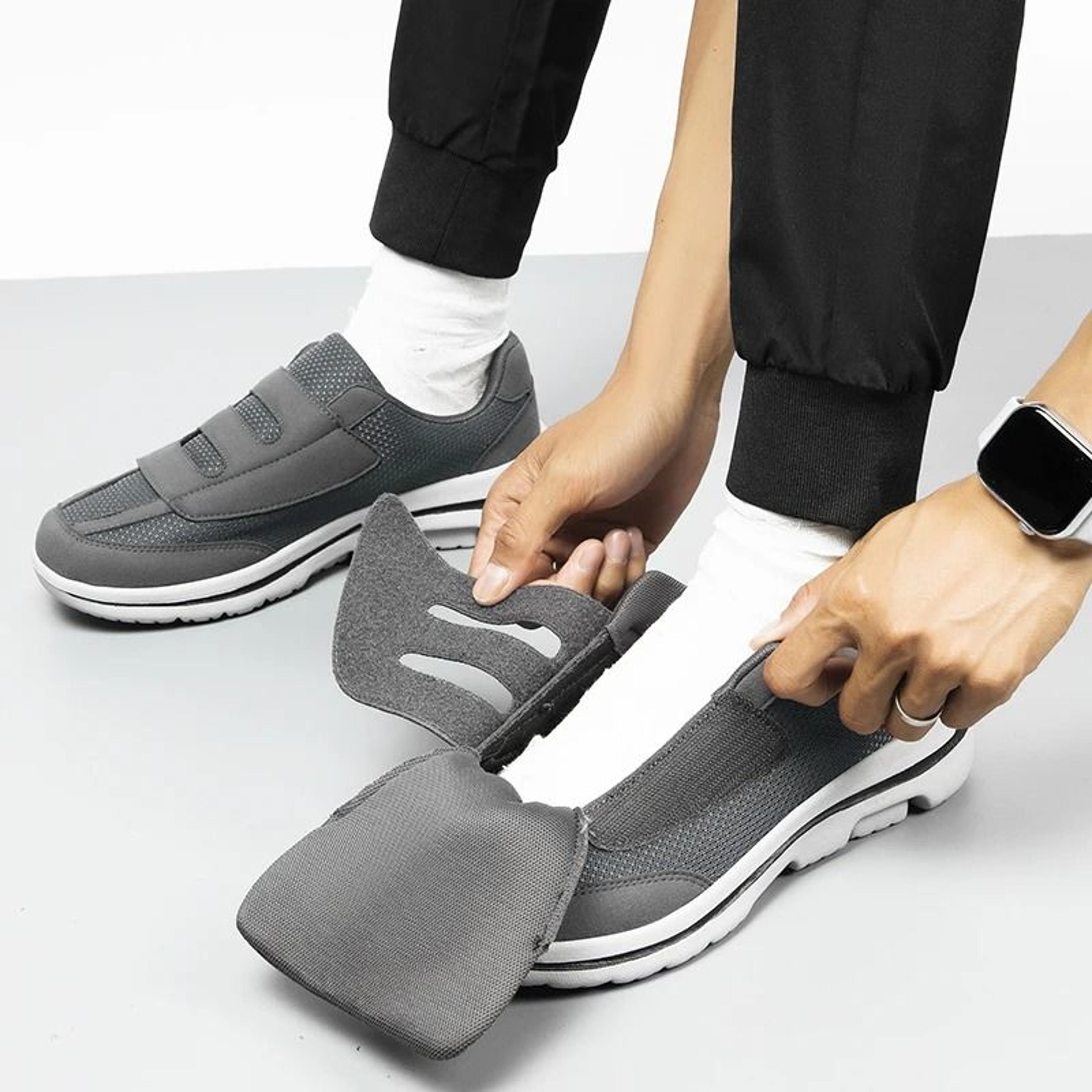 wide toe comfort sneakers for sensitive and swollen feet