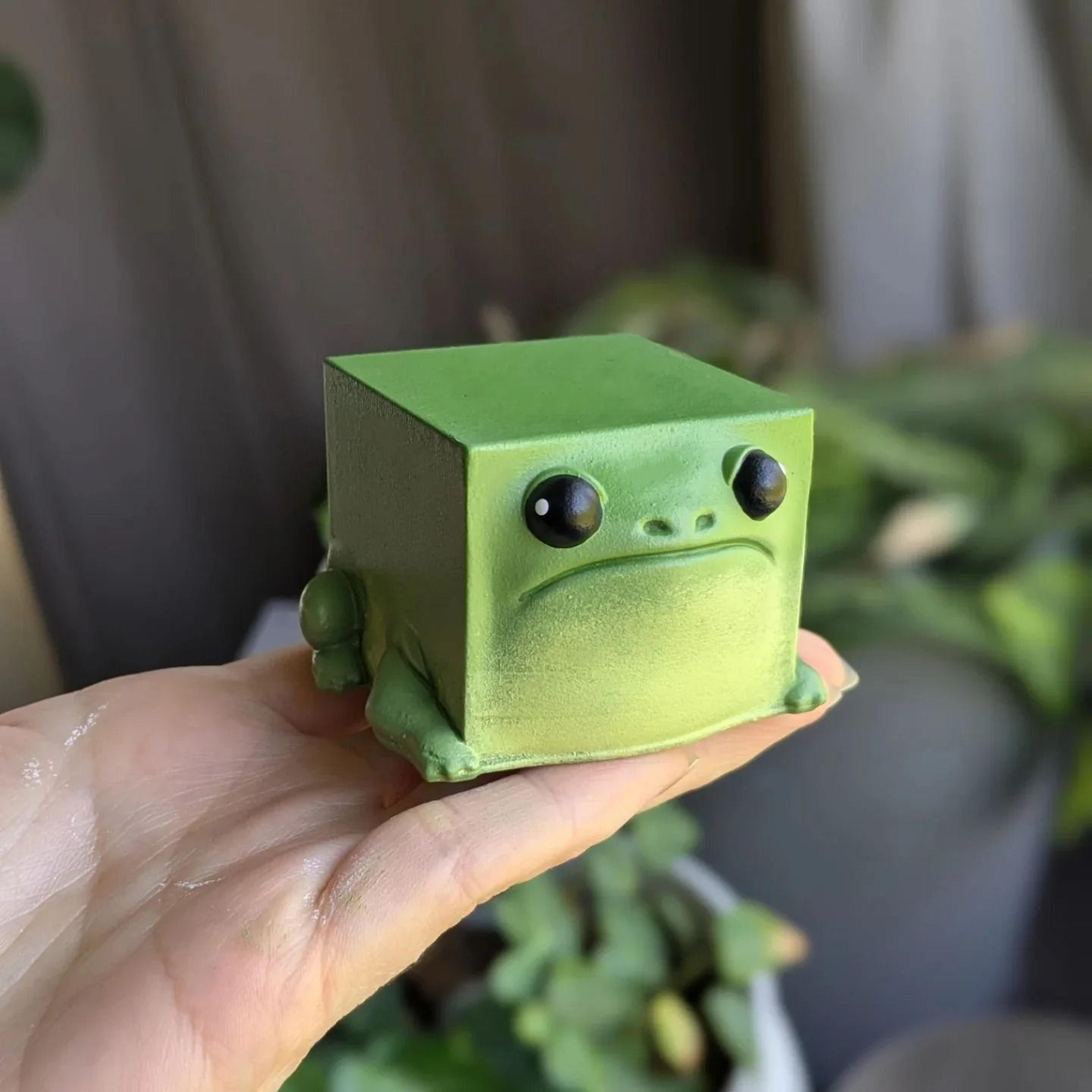 ugly-cute frog resin figurine – funny animal sculpture for home and garden decor