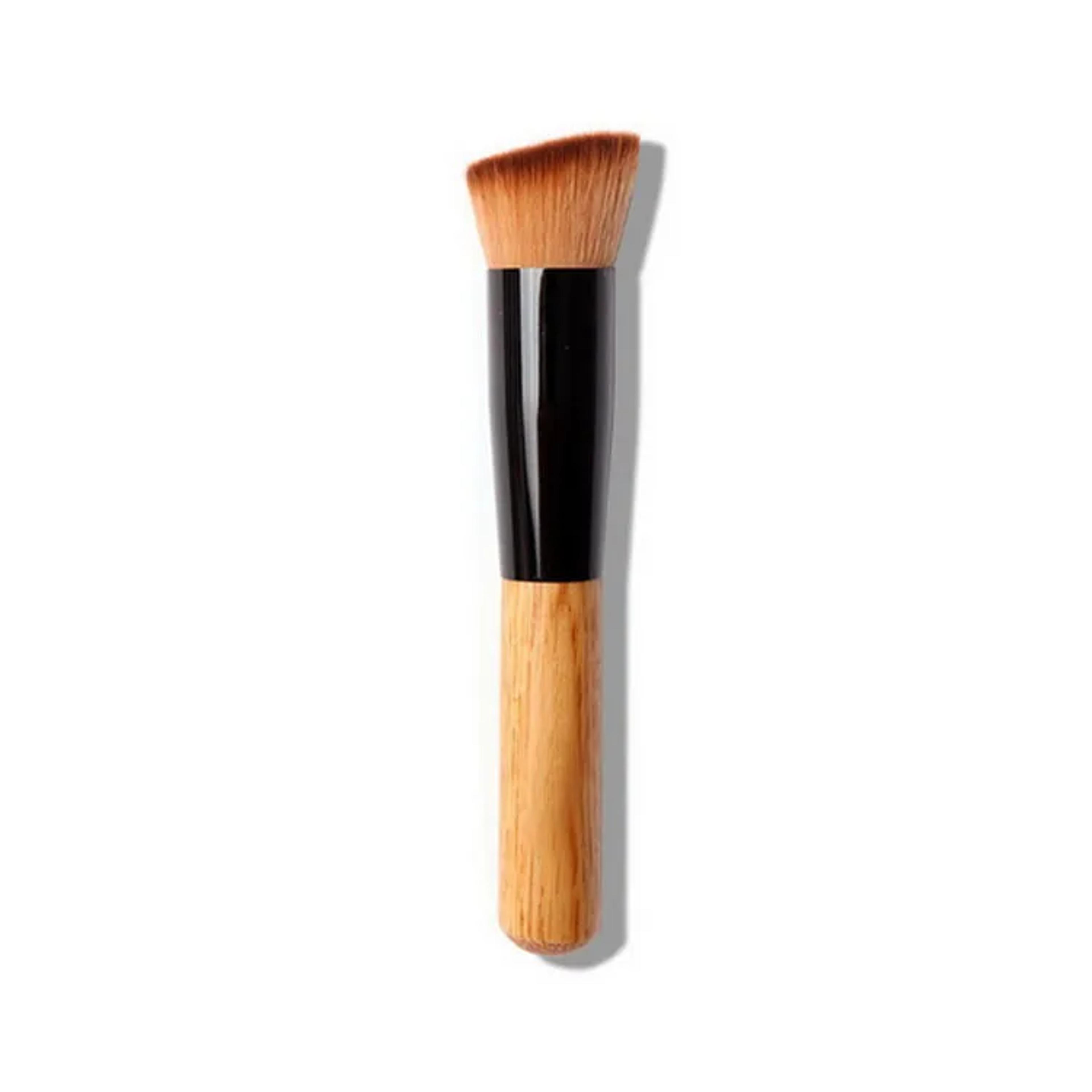 professional flat top kabuki foundation brush for smooth blending and powder makeup