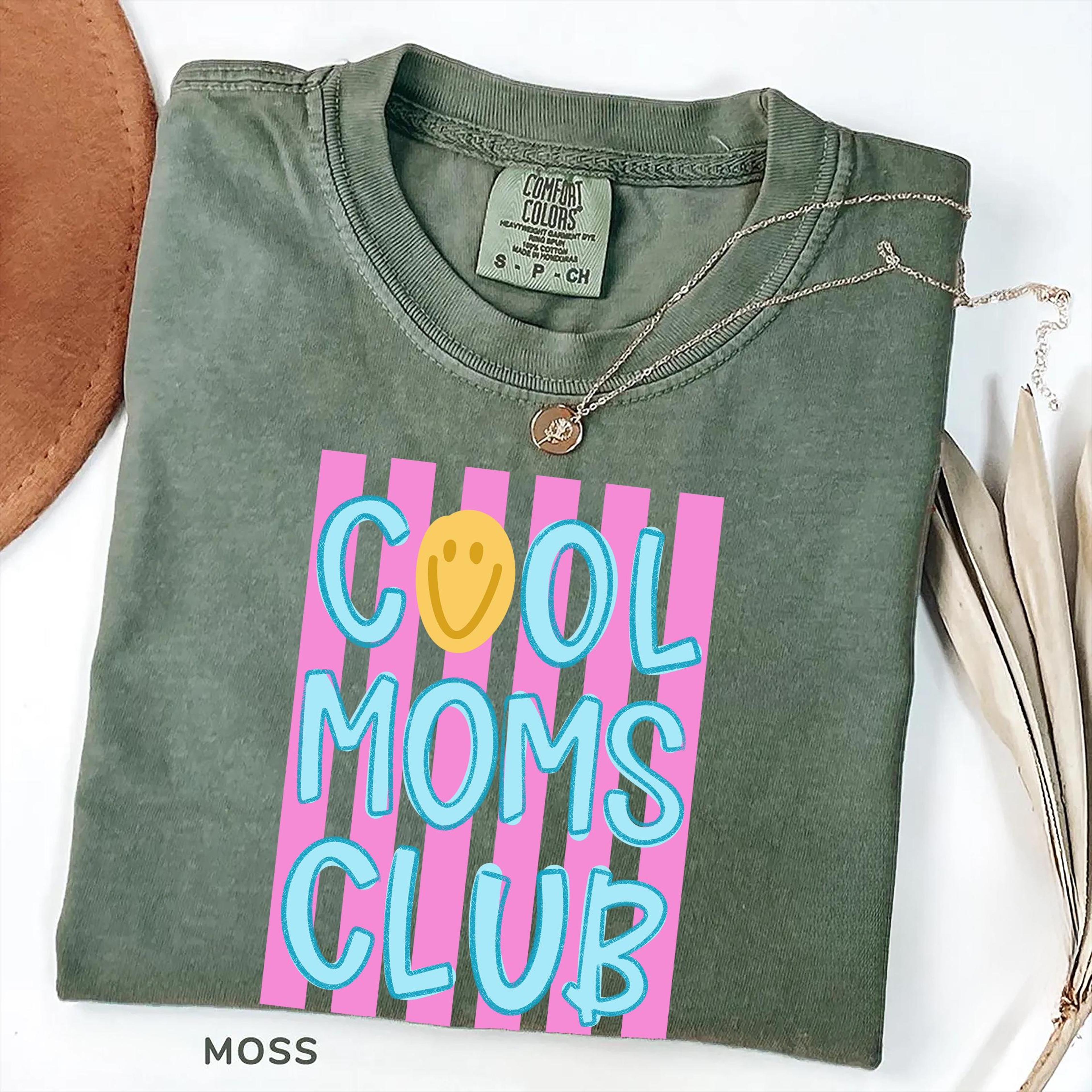 cool moms club shirt trendy mom graphic tee cute retro stripe outfit gift