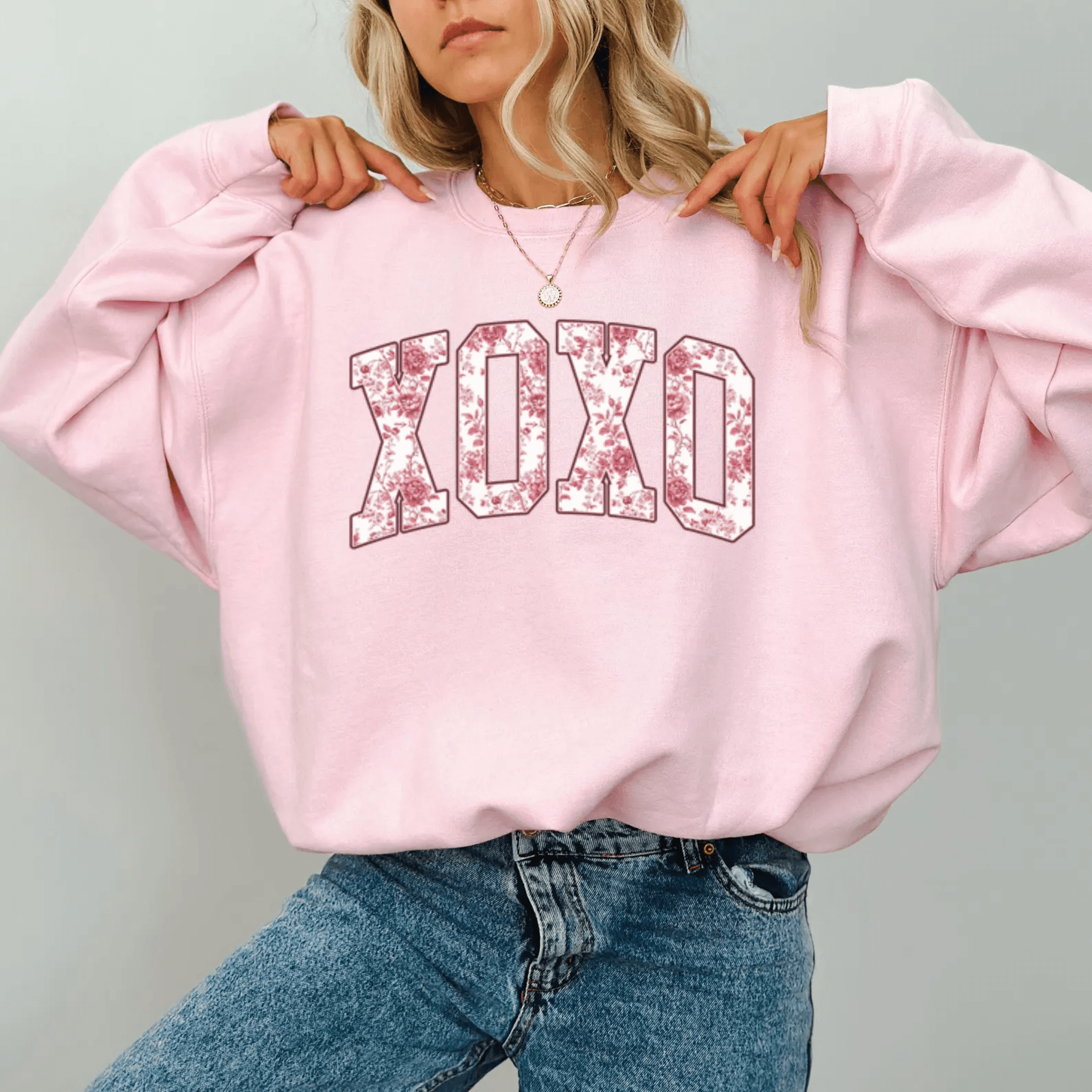 xoxo valentines sweatshirt retro bow coquette toile crewneck