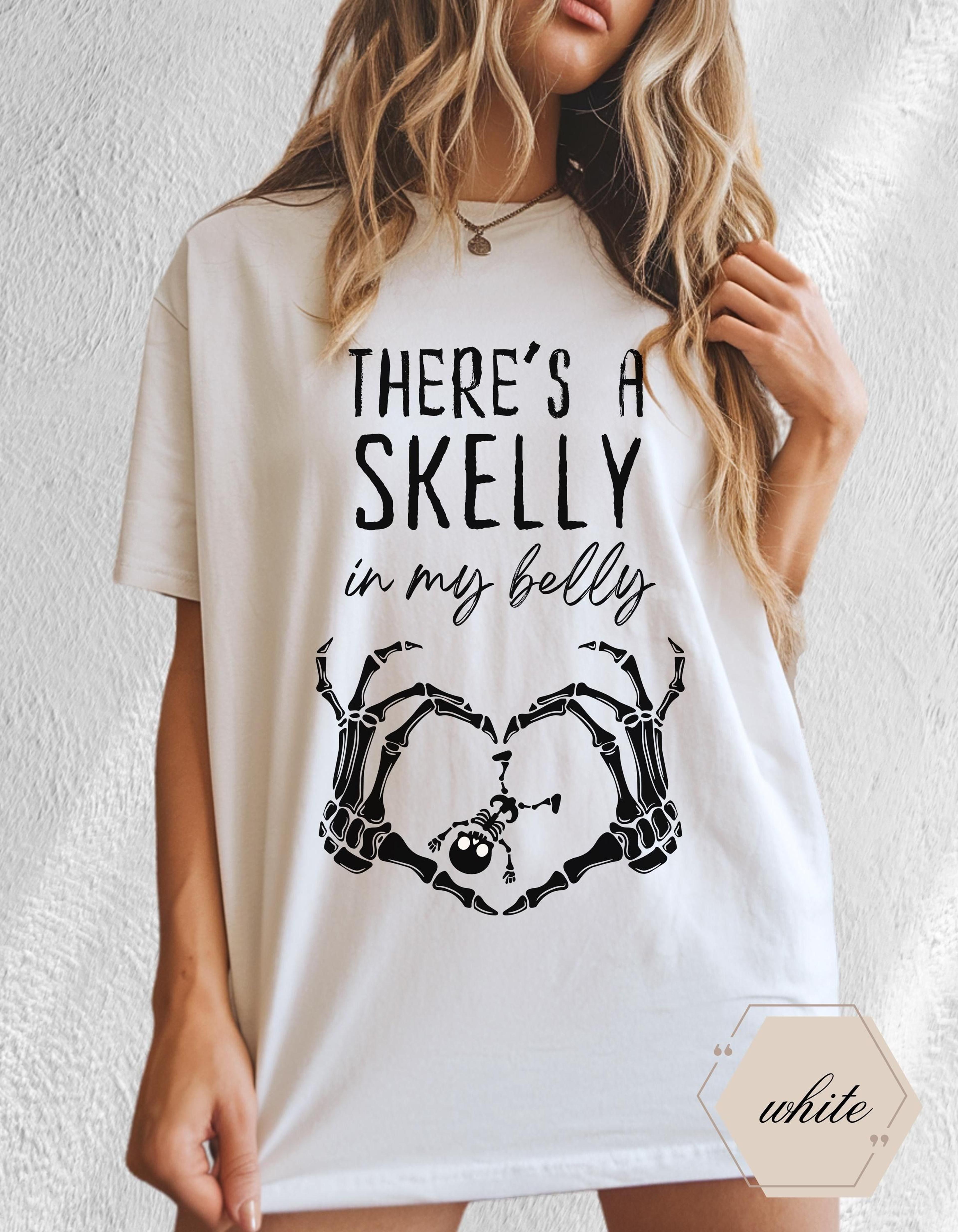 pregnancy halloween shirt theres a skelly in my belly tee funny maternity halloween graphic t shirt mom to be