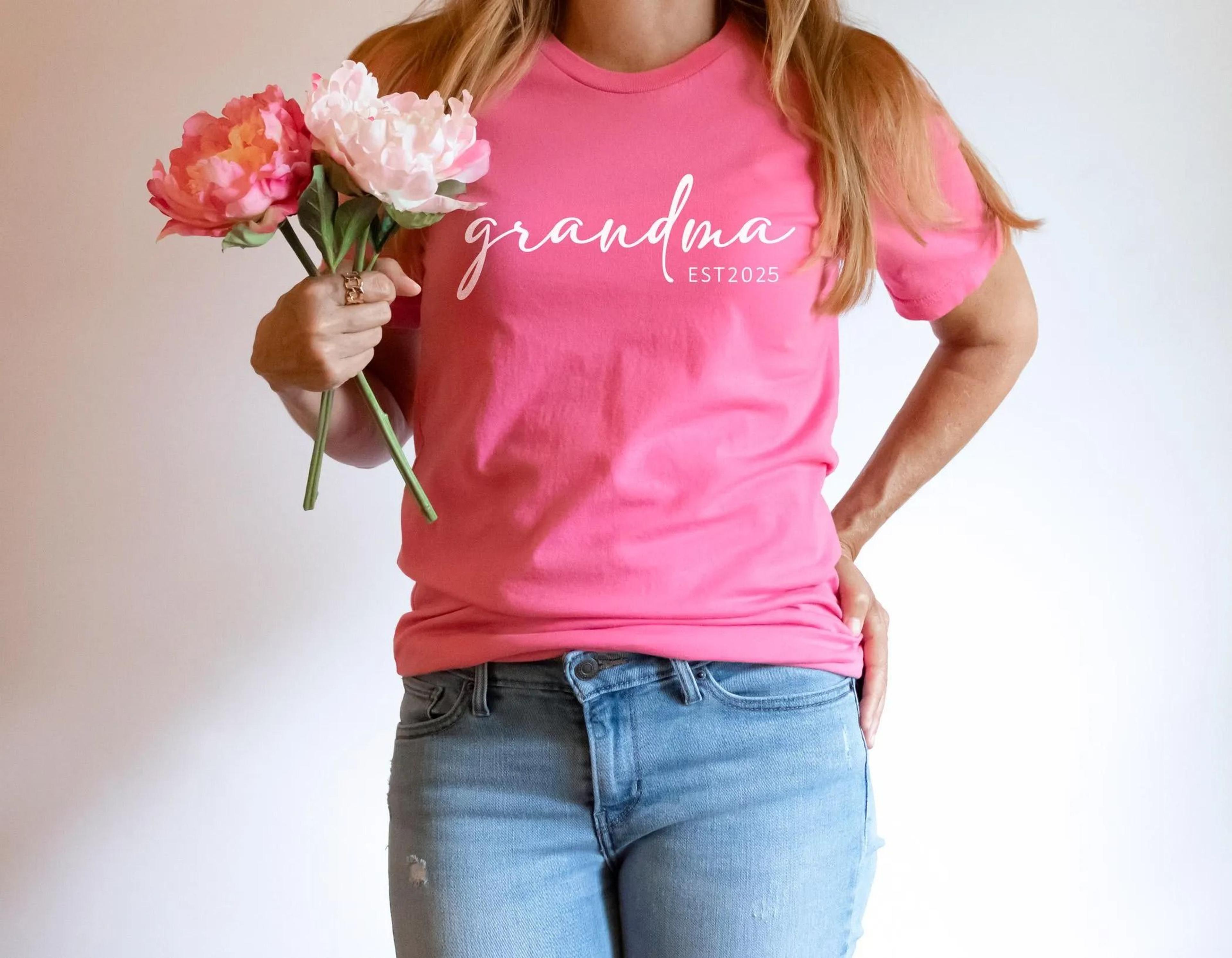 grandma est 2025 shirt, grandma to be shirt, personalized grandma tee, grandmother gift shirt