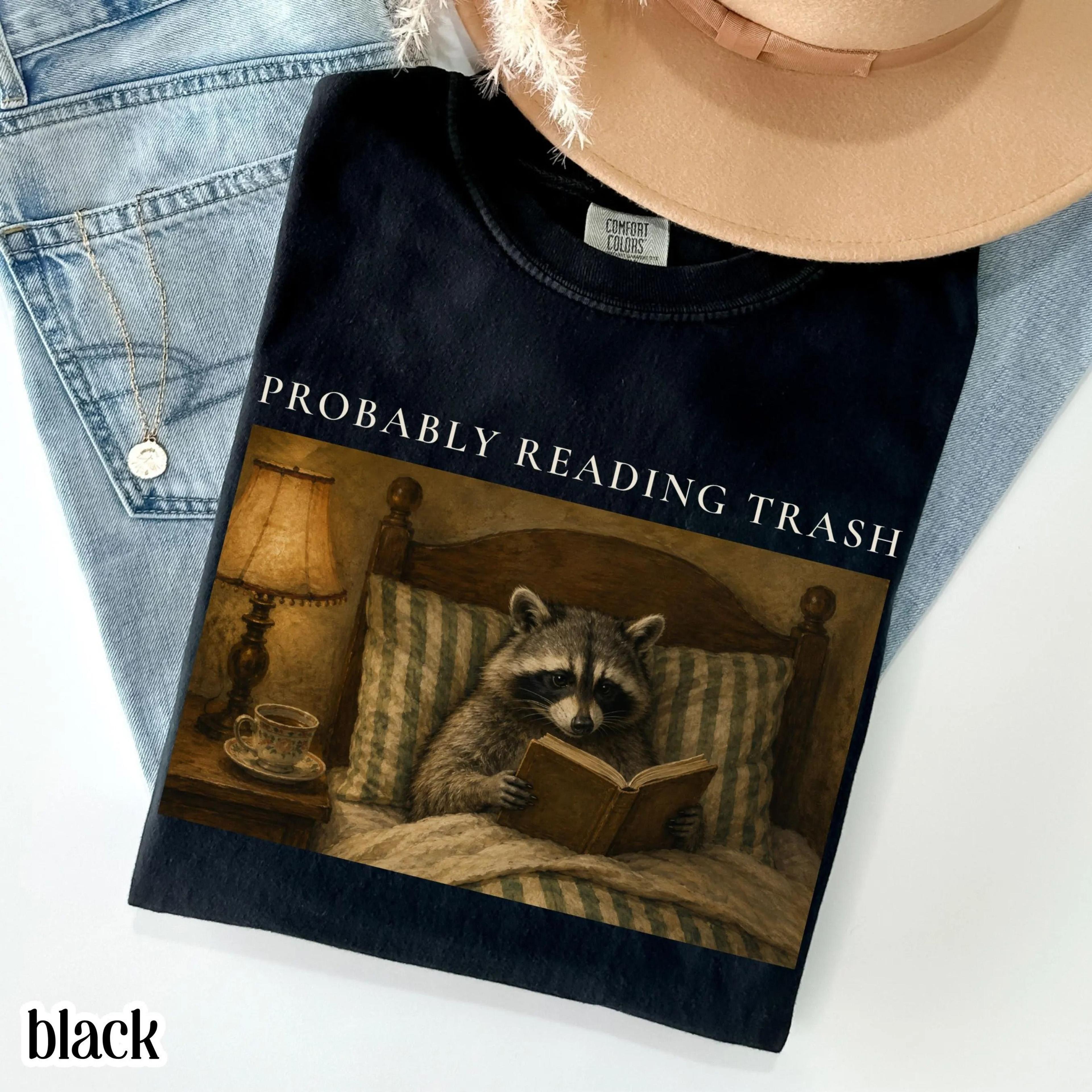 reading raccoon shirt | book lover raccoon t-shirt | vintage bibliophile graphic tee