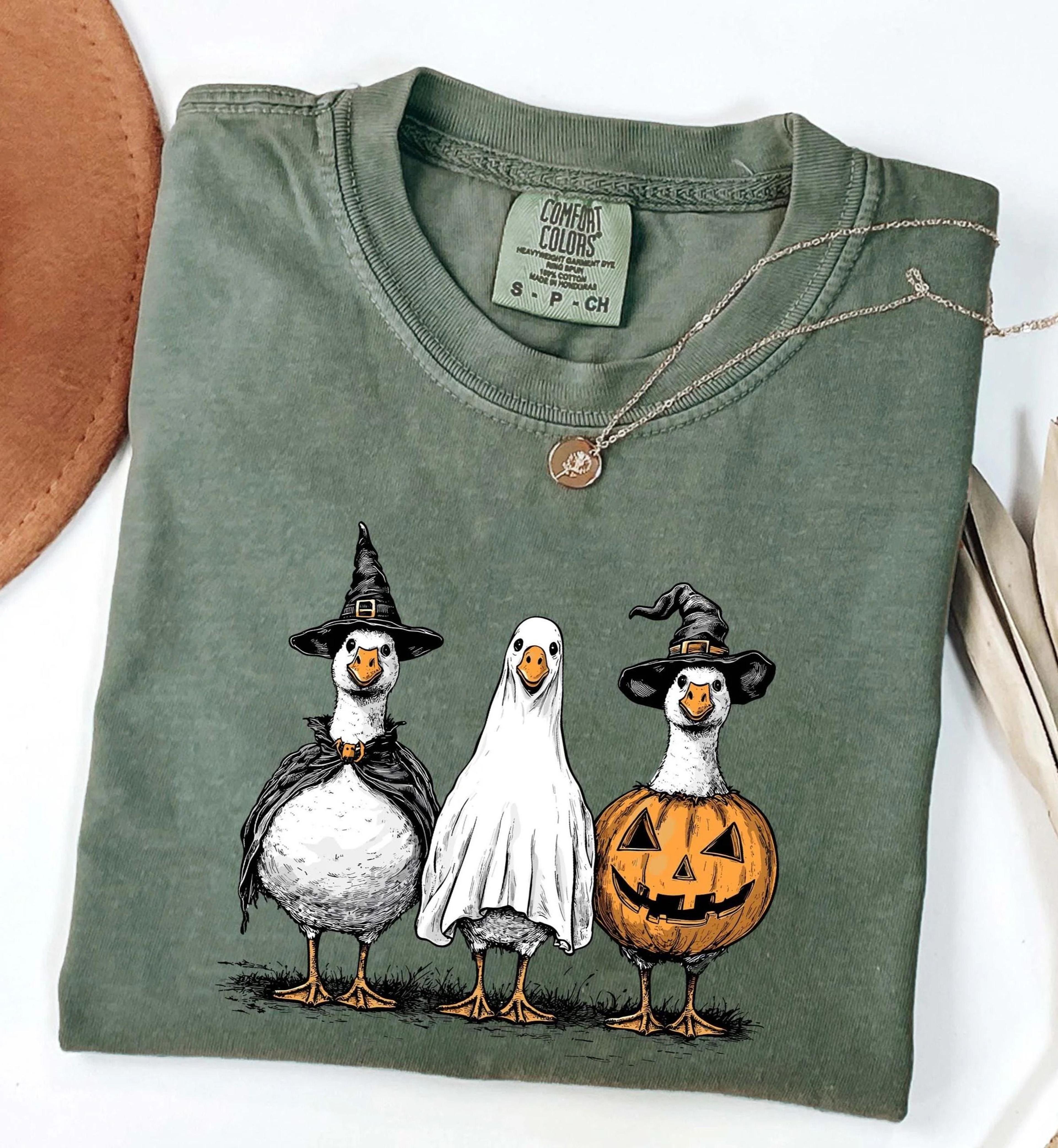 funny goose bumps halloween t-shirt retro girly spooky goose tee