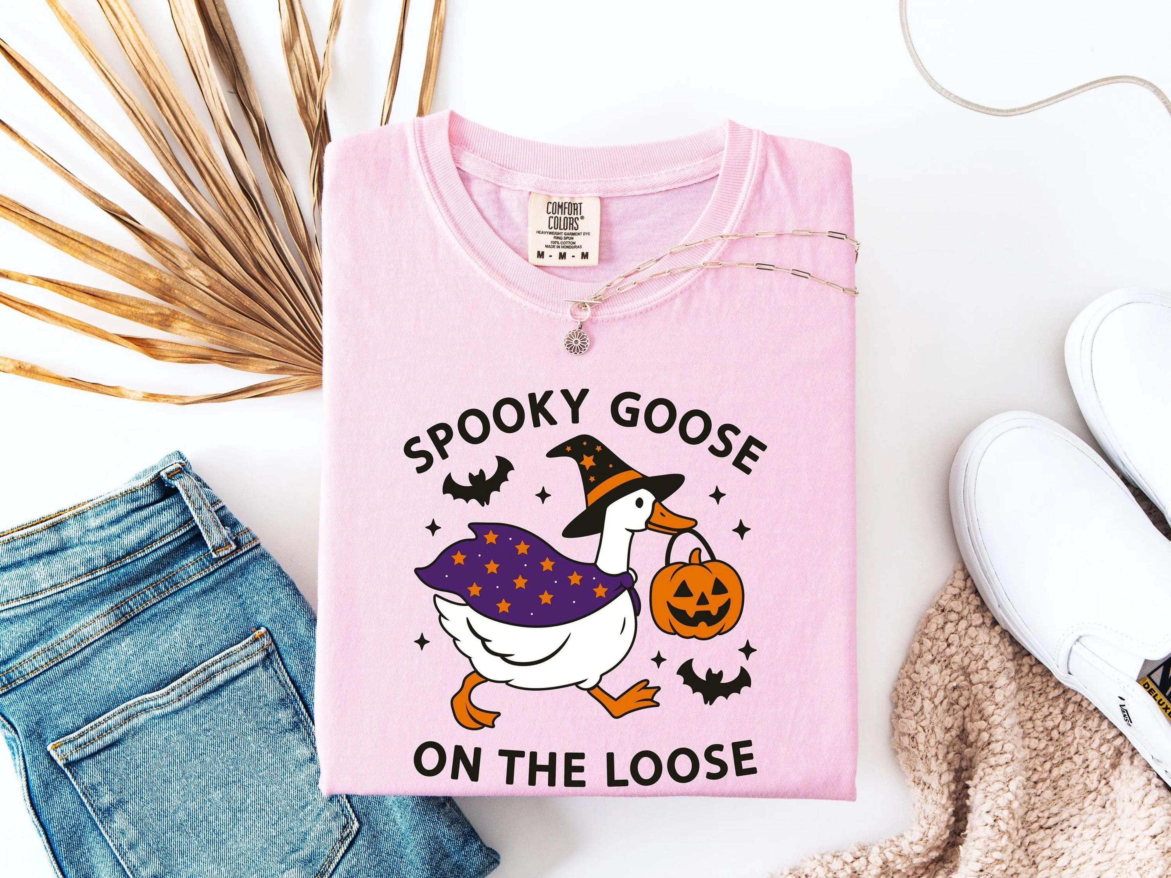 halloween shirt, spooky goose on the loose t-shirt, funny halloween tee, spooky season, fall season, goose shirt