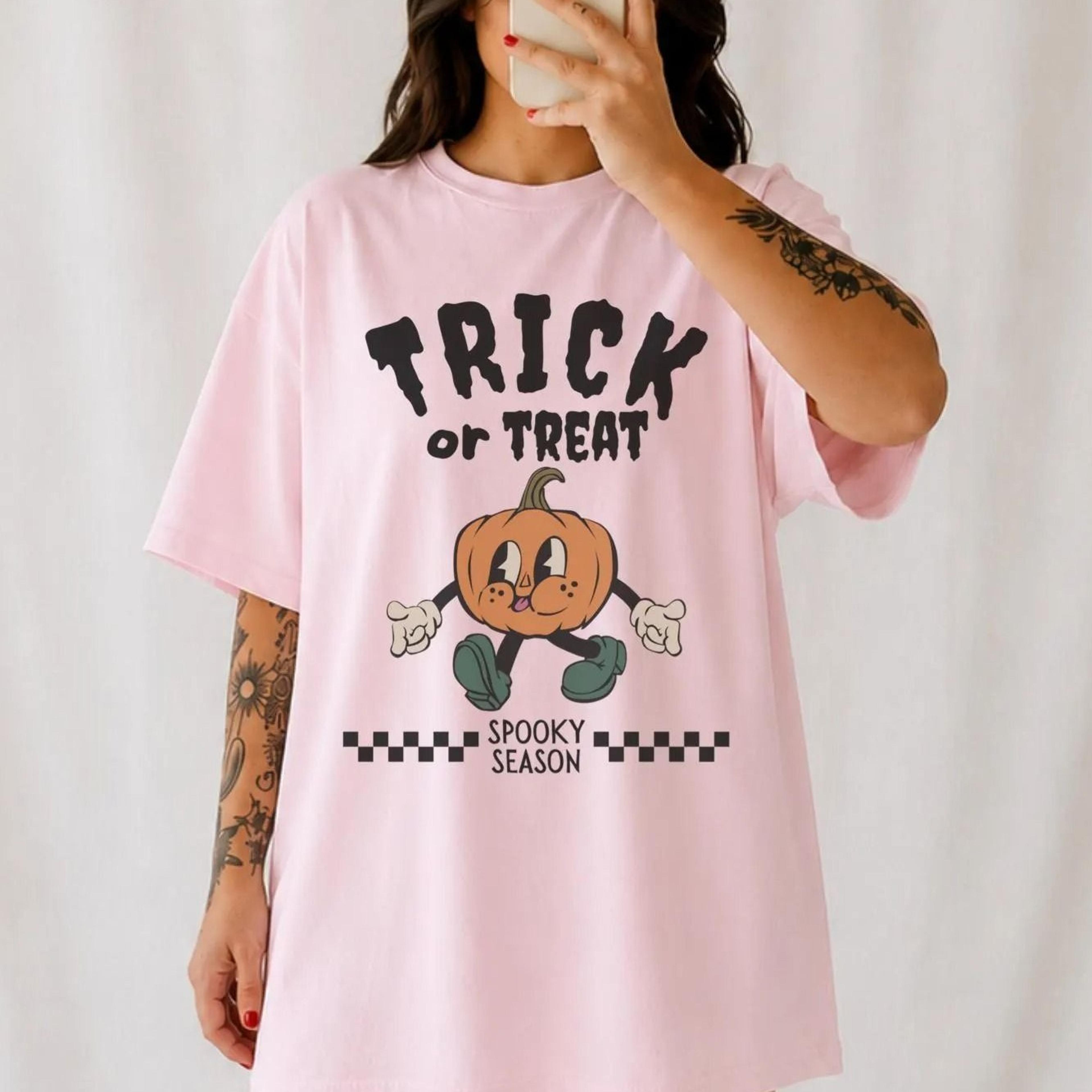trick or treat shirt women men, cute pumpkin halloween t-shirt, retro spooky season graphic tee, vintage fall shirt