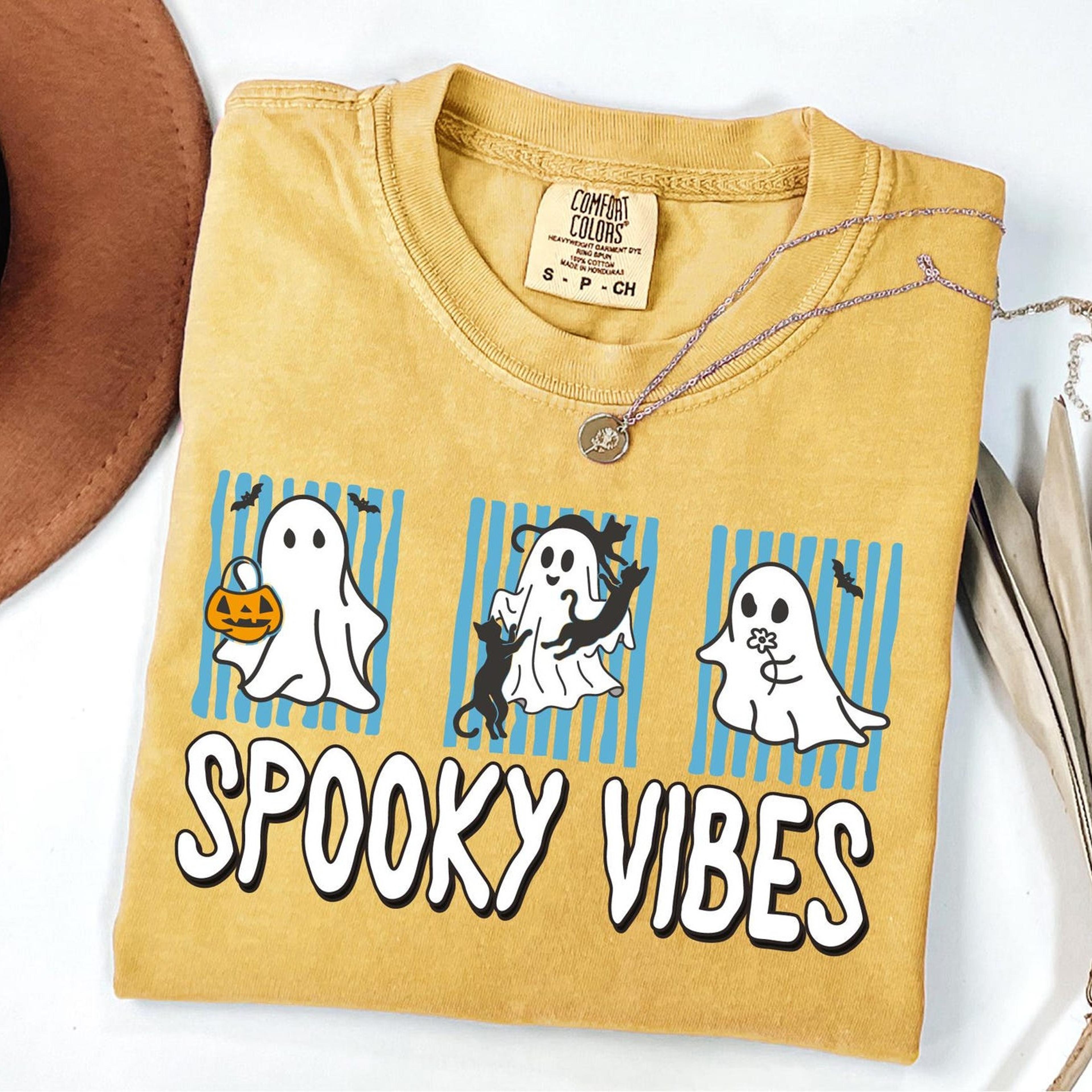 cute spooky vibes shirt retro ghost black cat halloween graphic tee