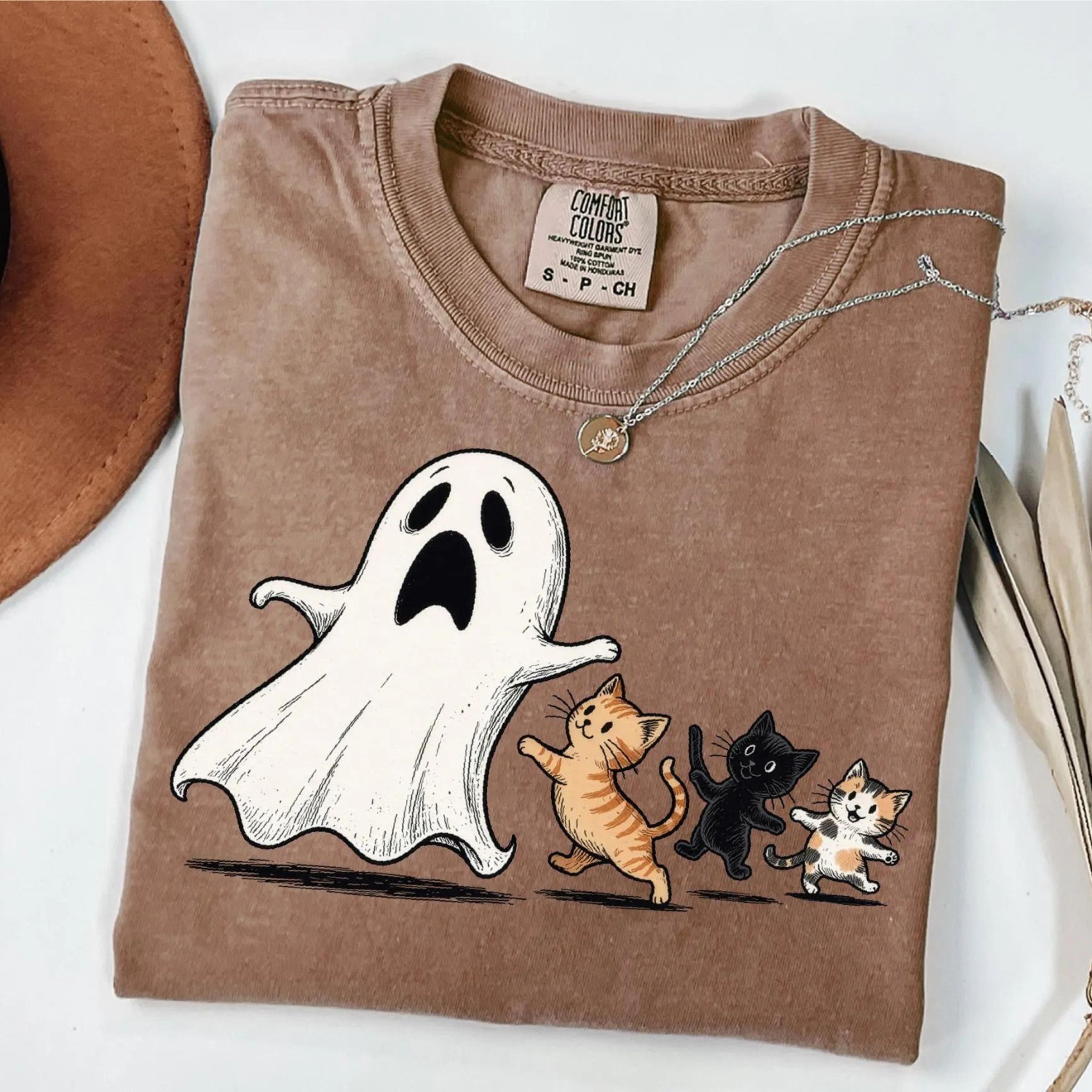 cute ghost kittens shirt funny cat mom halloween graphic tee