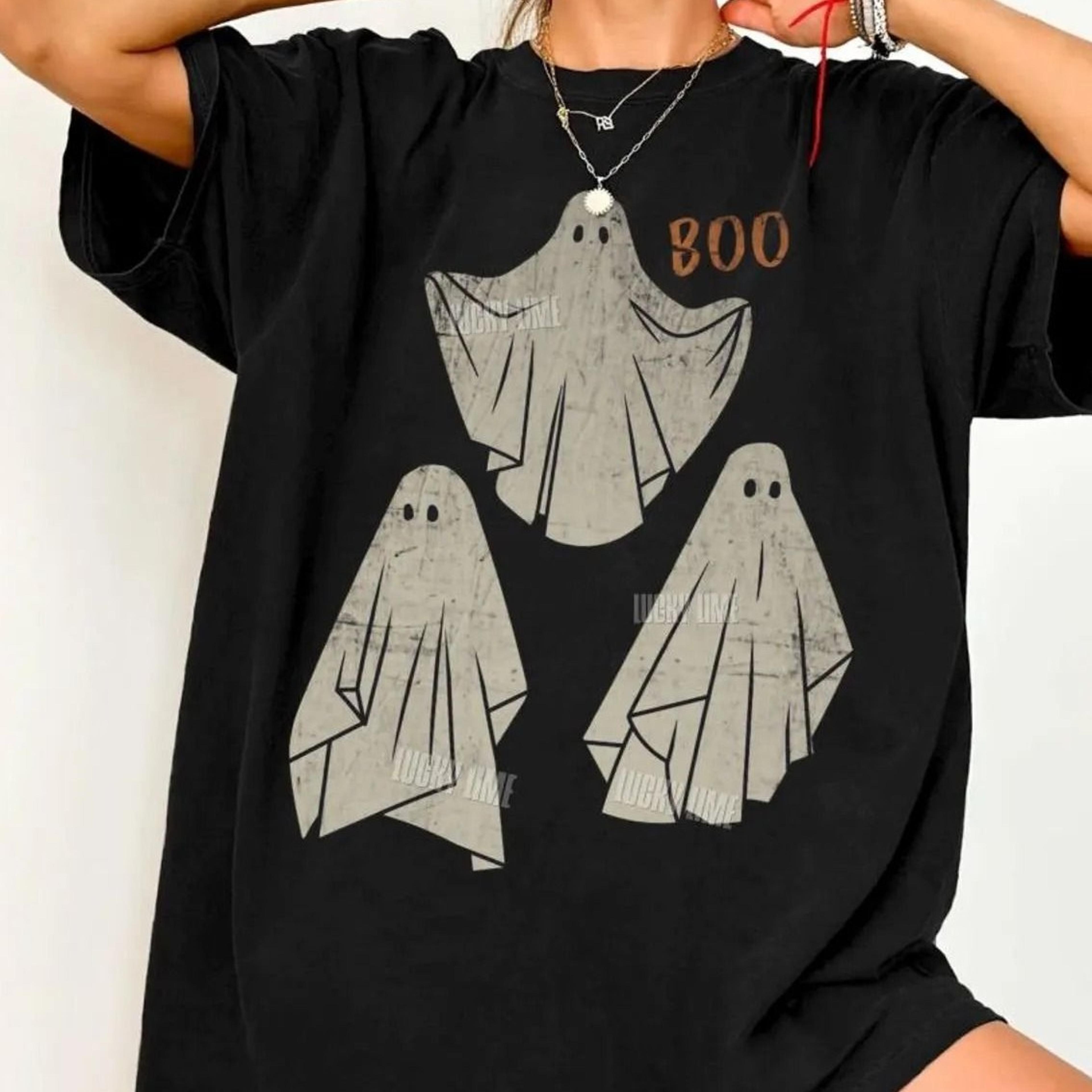 halloween tshirt, vintage haunted house shirt, spooky season graphic tee spooky vibes, cute ghost