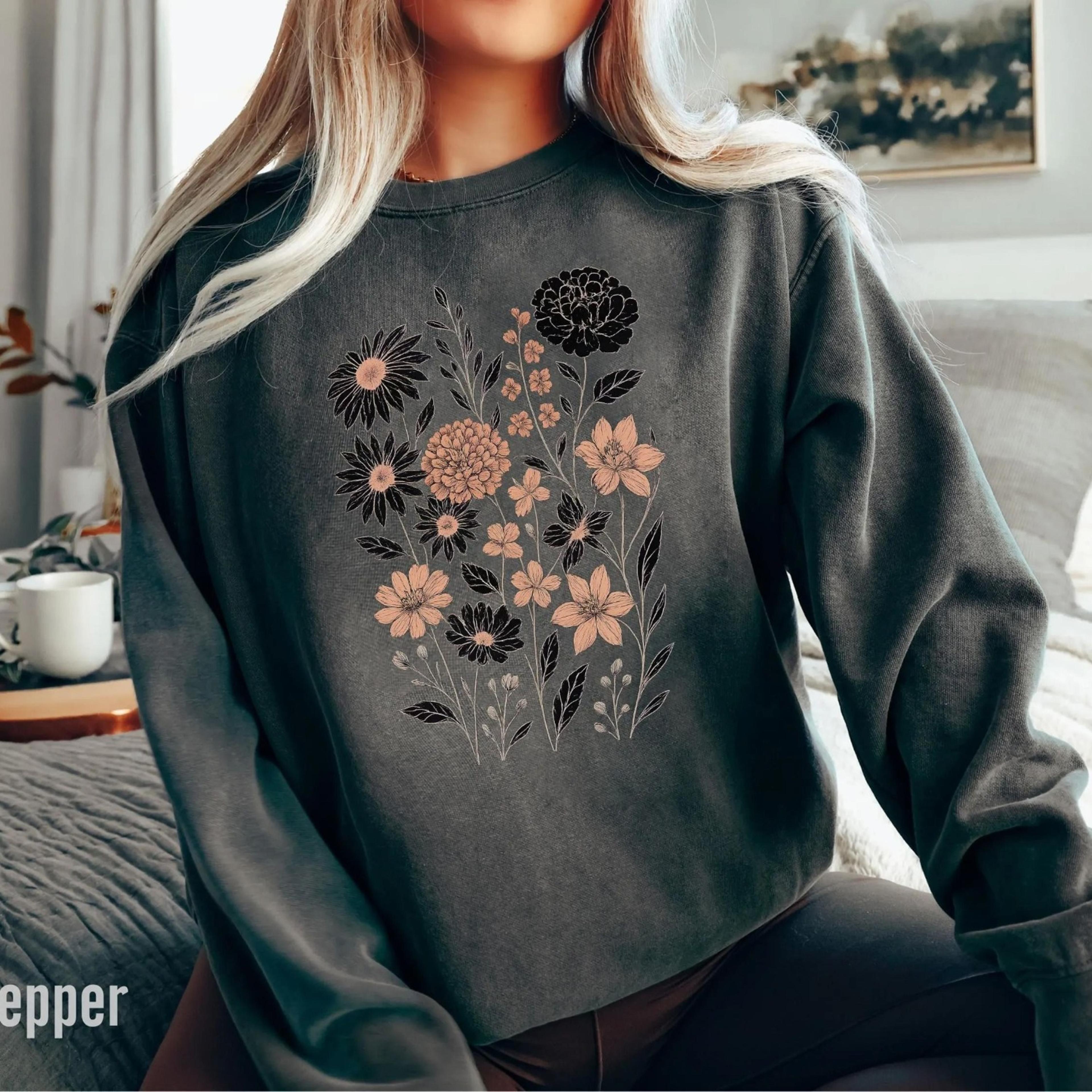 vintage pressed flowers comfort colors sweatshirt botanical floral crewneck boho cottagecore shirt gardener gift for her