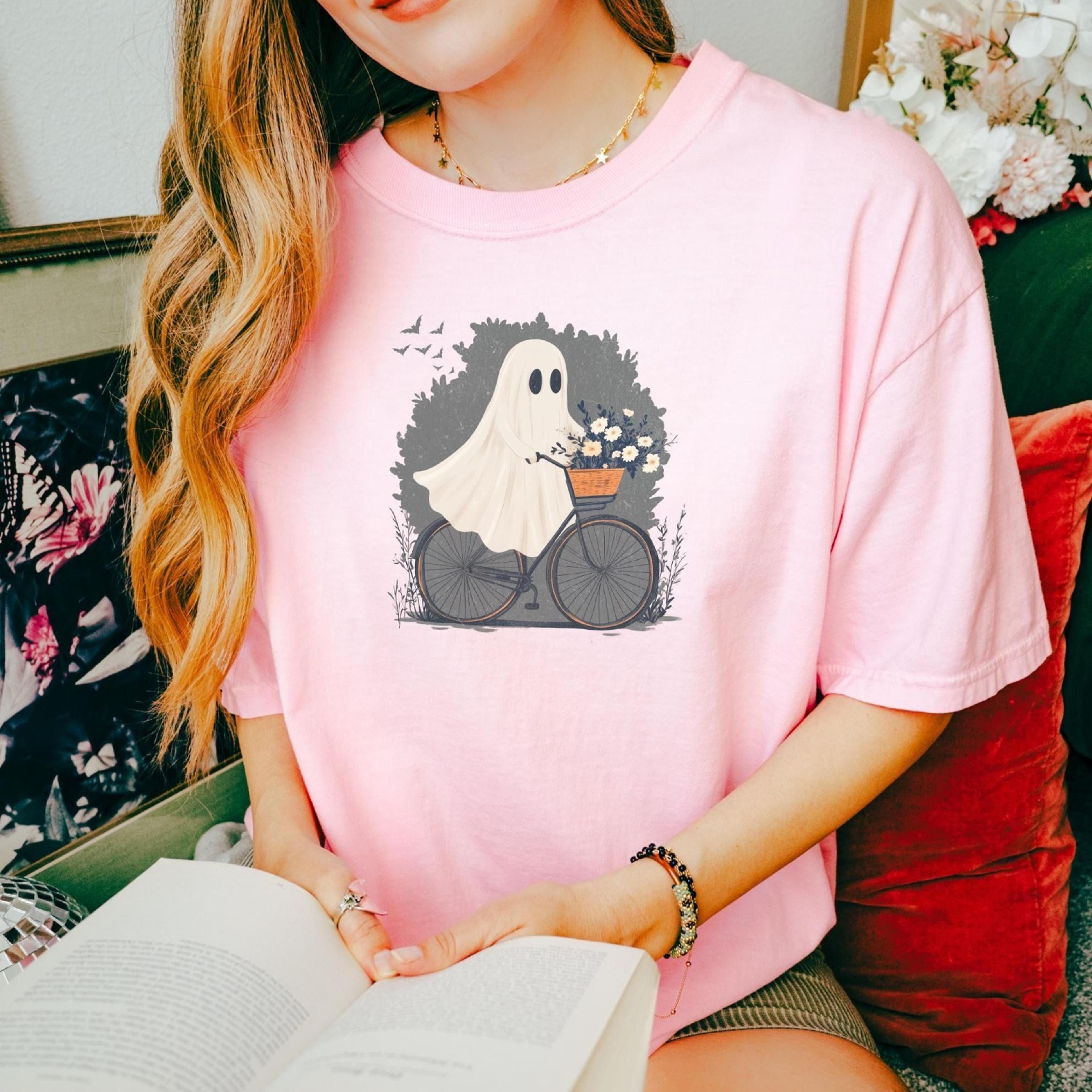 halloween shirt, cute halloween ghost shirt, halloween women's shirt, fall shirt, halloween party shirt, spooky season s