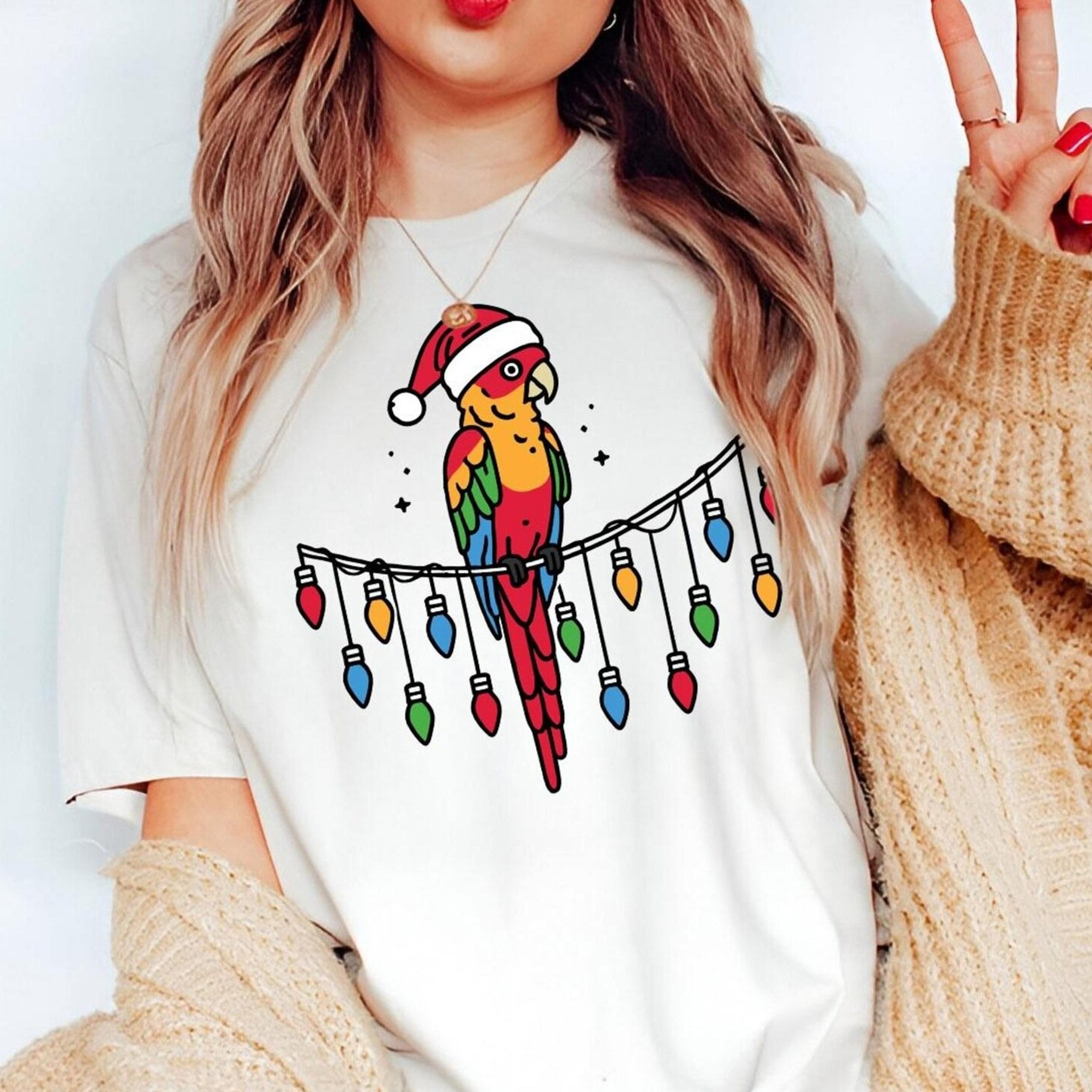 christmas parrot t-shirt | bird xmas tee | funny parrot santa shirt | parrot lover gift | parrot mom | xmas bird shirt