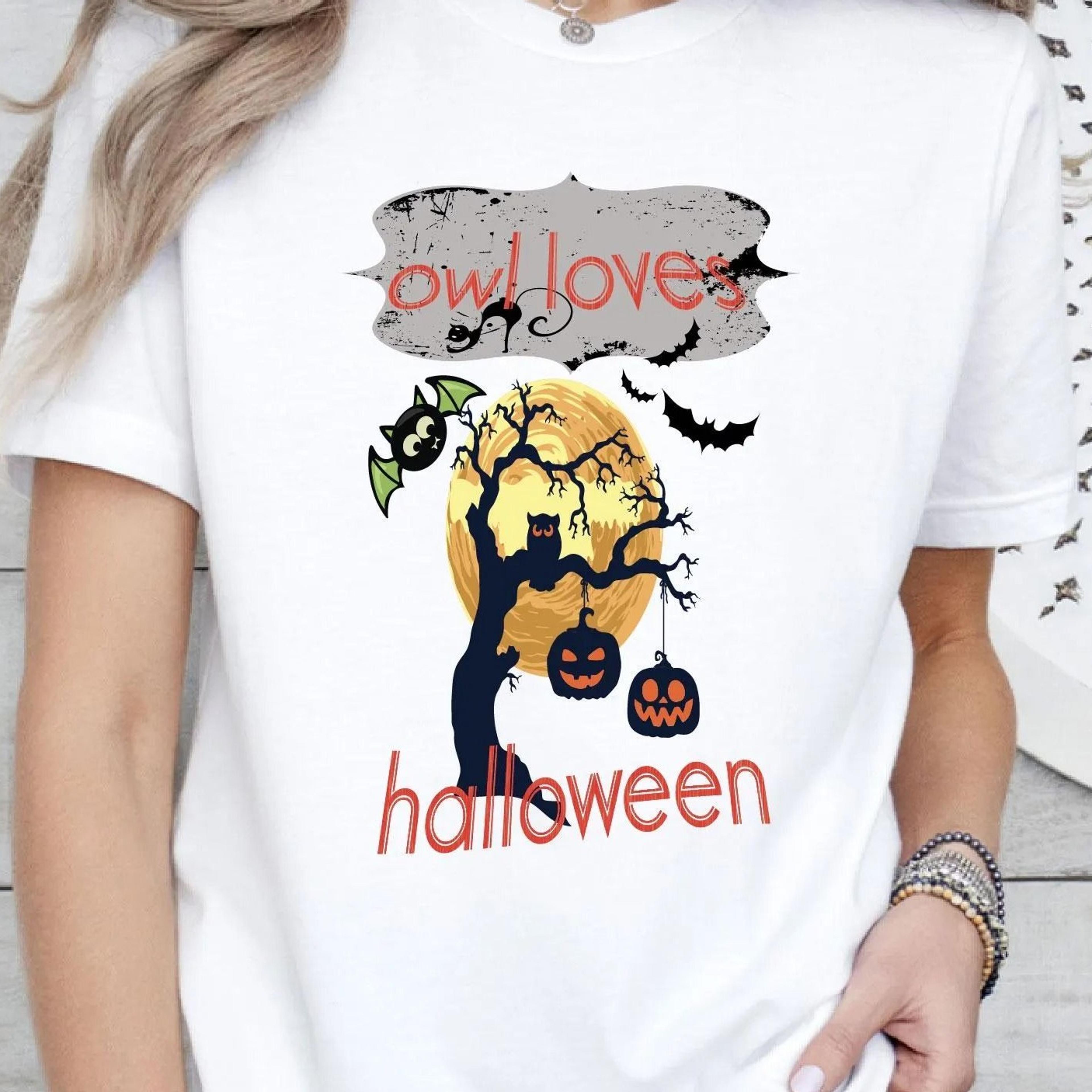 owl loves halloween, halloween owl spooky shirt, spooky season owl shirt, fall owl graphic, autumn shirt, owl apparel