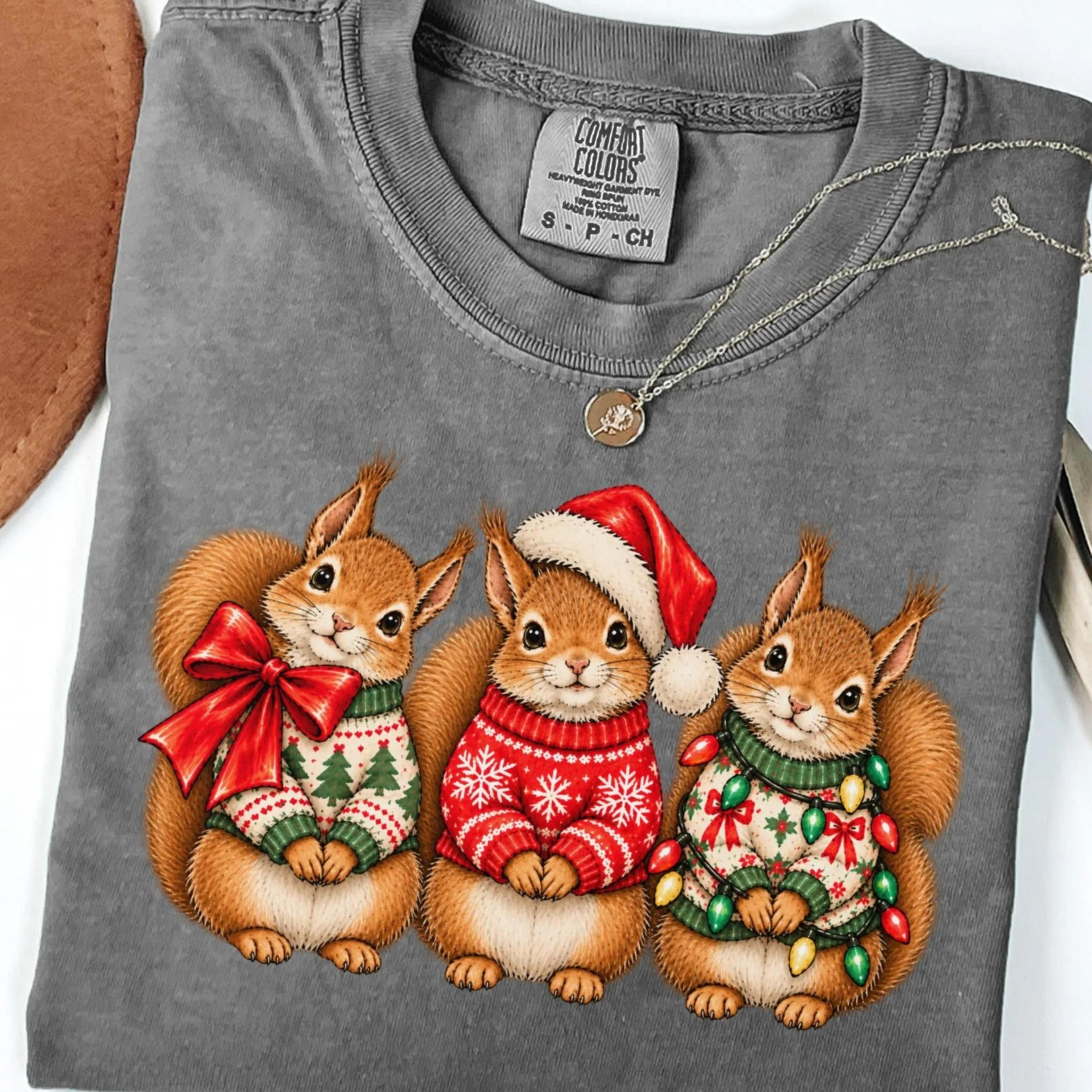 shirt holiday squirrel t-shirt retro animal aesthetic tee cute animal lover xmas tshirt