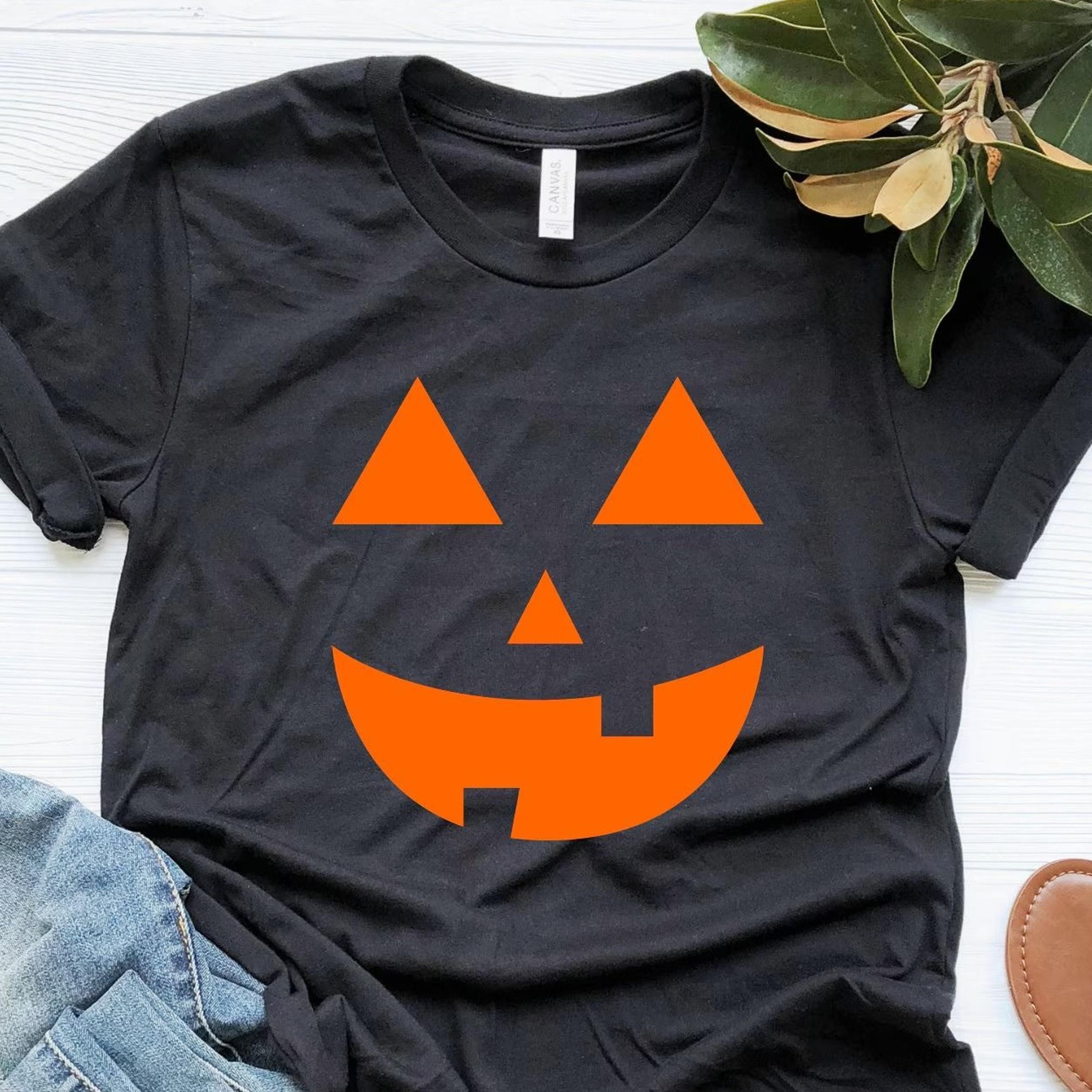 pumpkin face shirt, smiling pumpkin face, women's halloween shirt, cute pumpkin face shirt, halloween party shirt