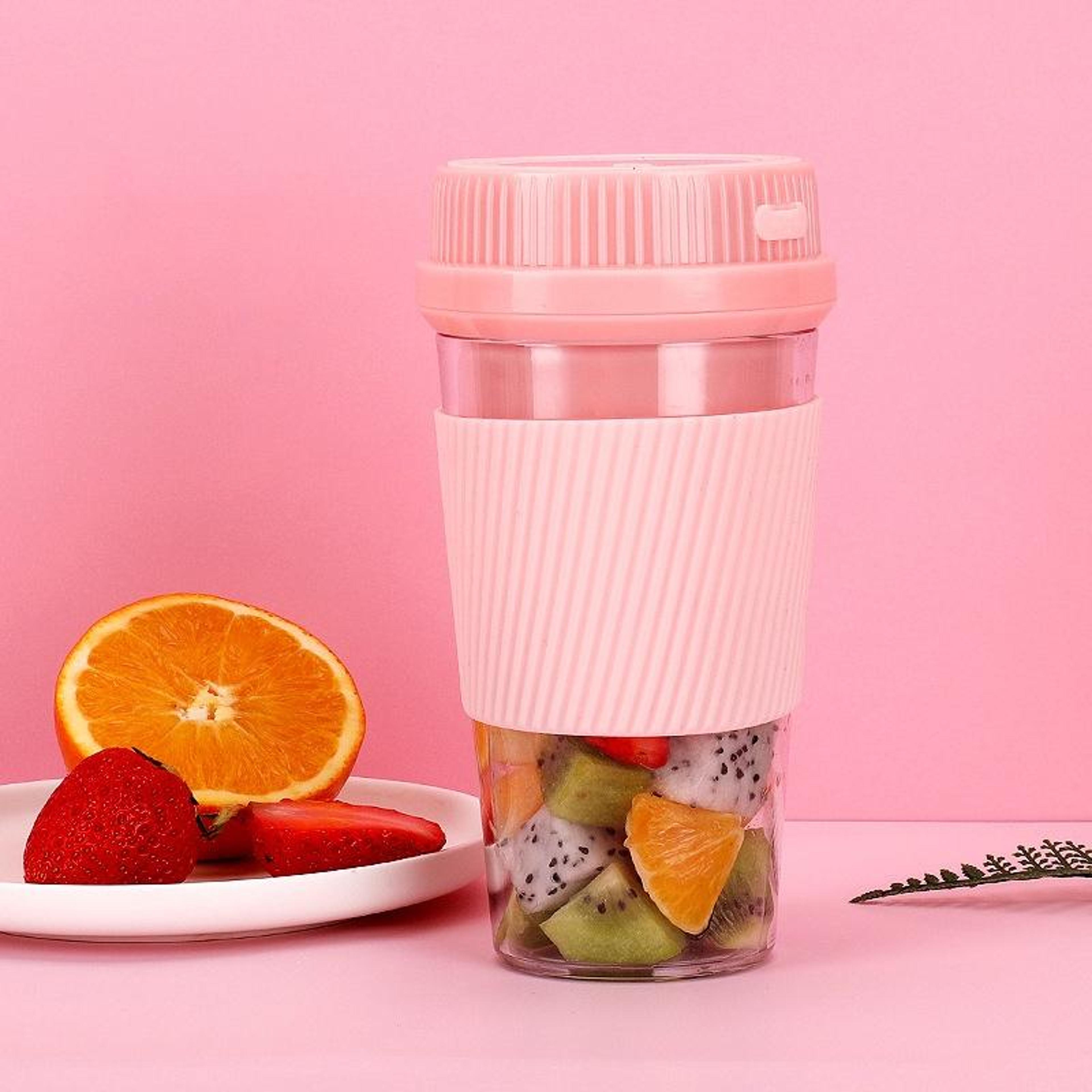 portable usb rechargeable mini blender, compact personal fruit smoothie juicer cup