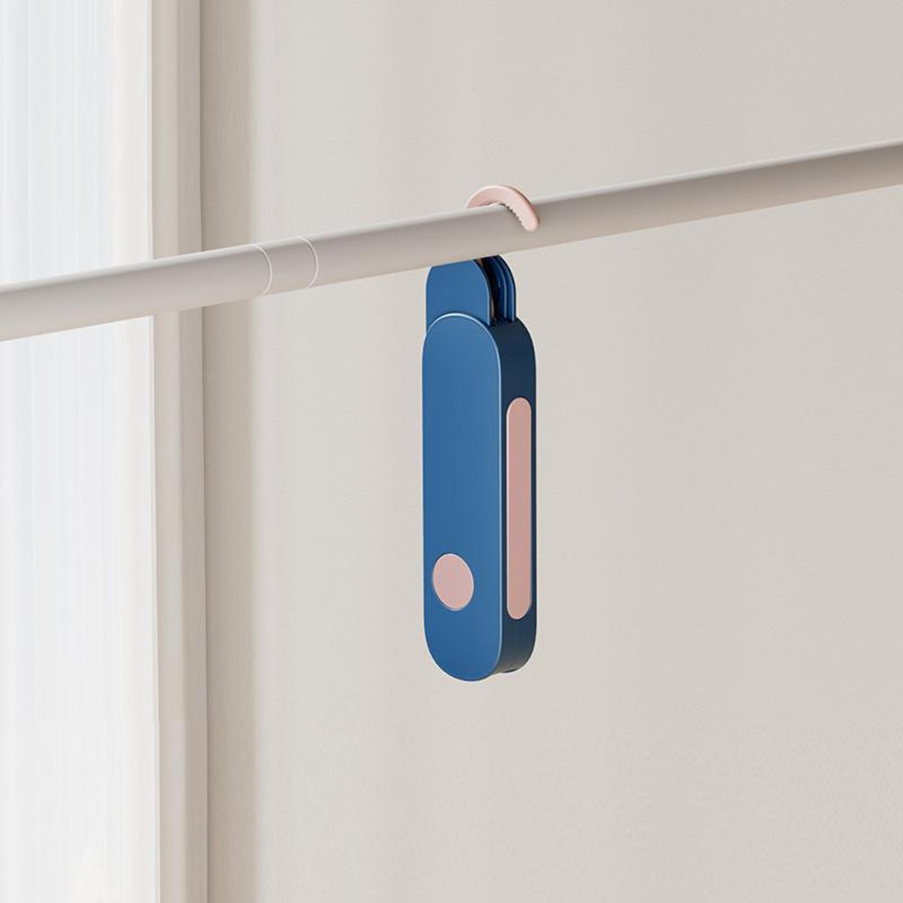 portable foldable clothes drying rack with 7-hole rotating travel hanger