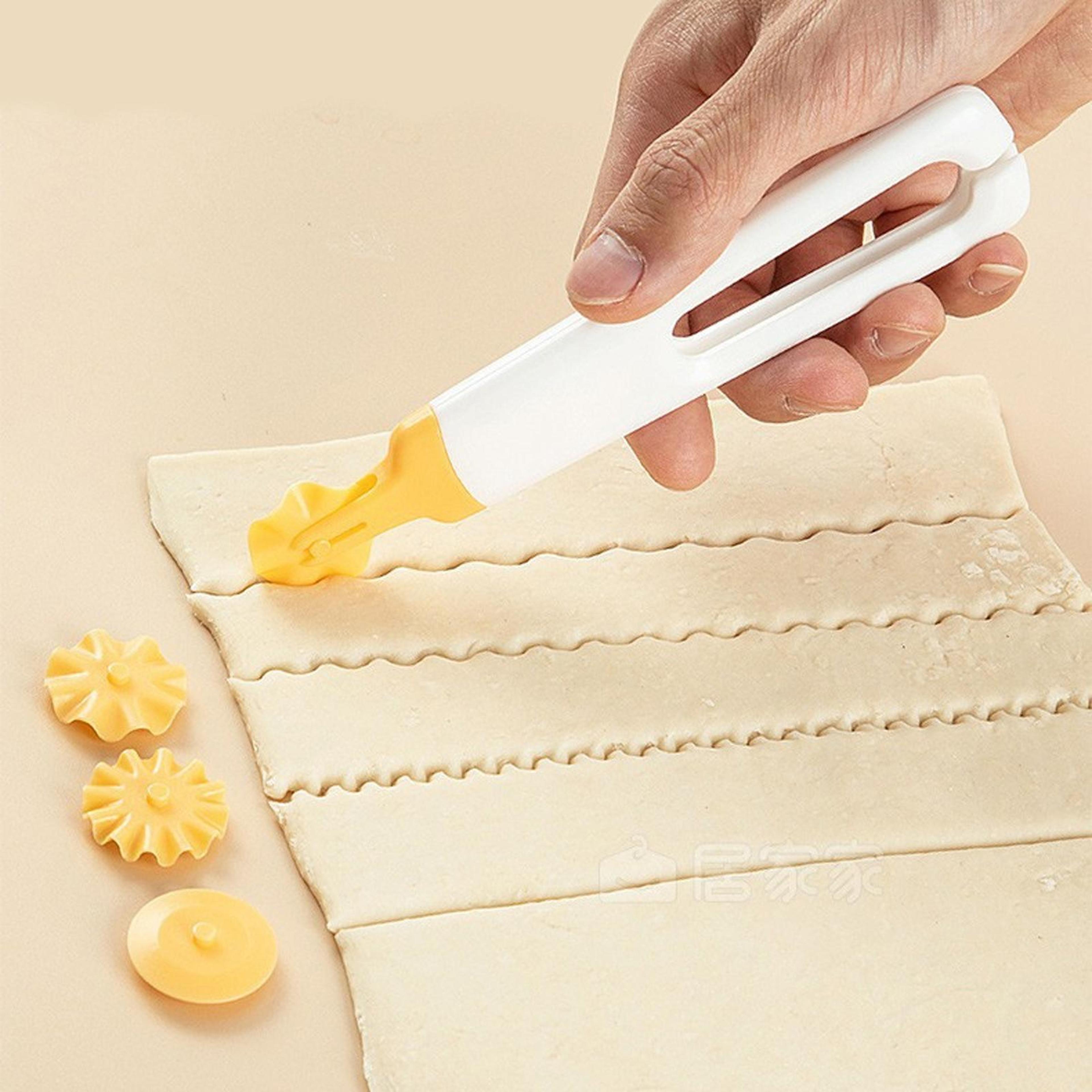 4-in-1 decorative pastry roller cutter for cookies, pie crusts & noodles