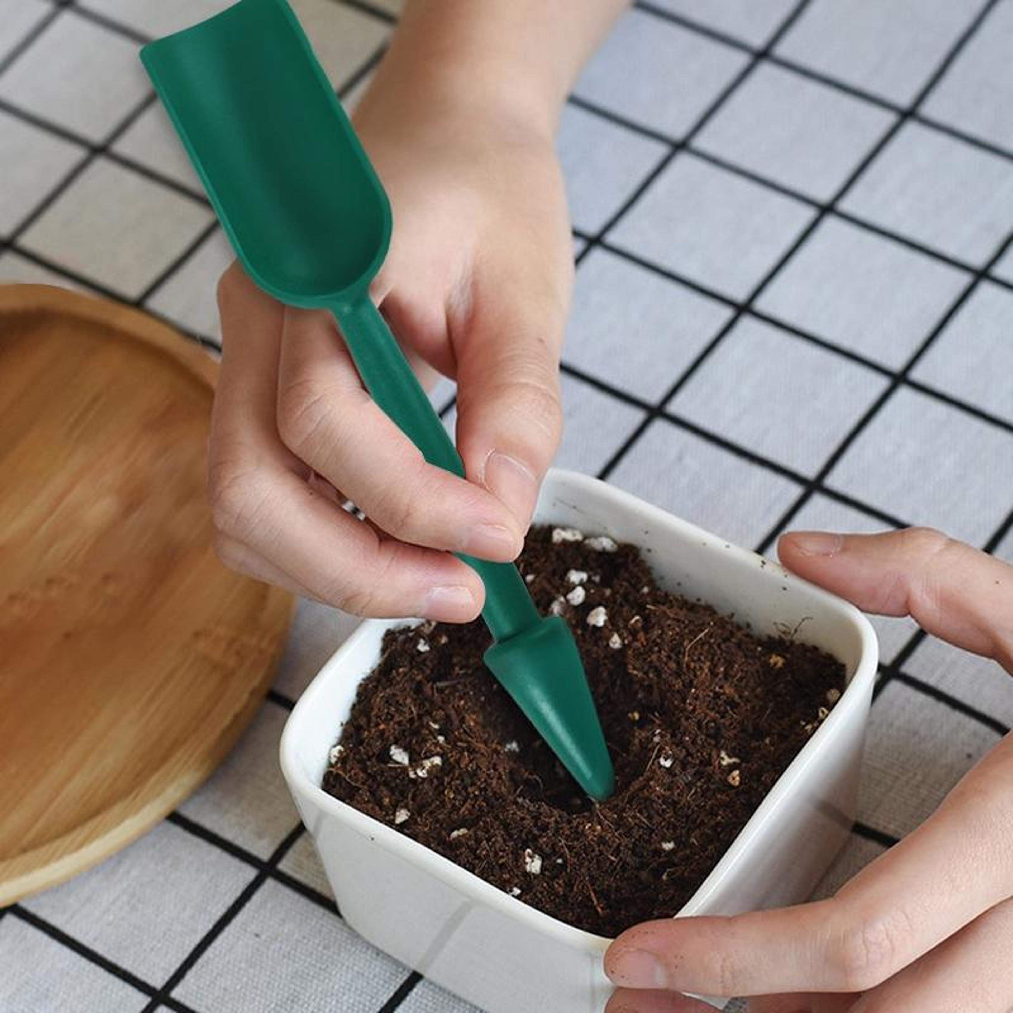 durable gardening seedling remover and nursery seeder tool set