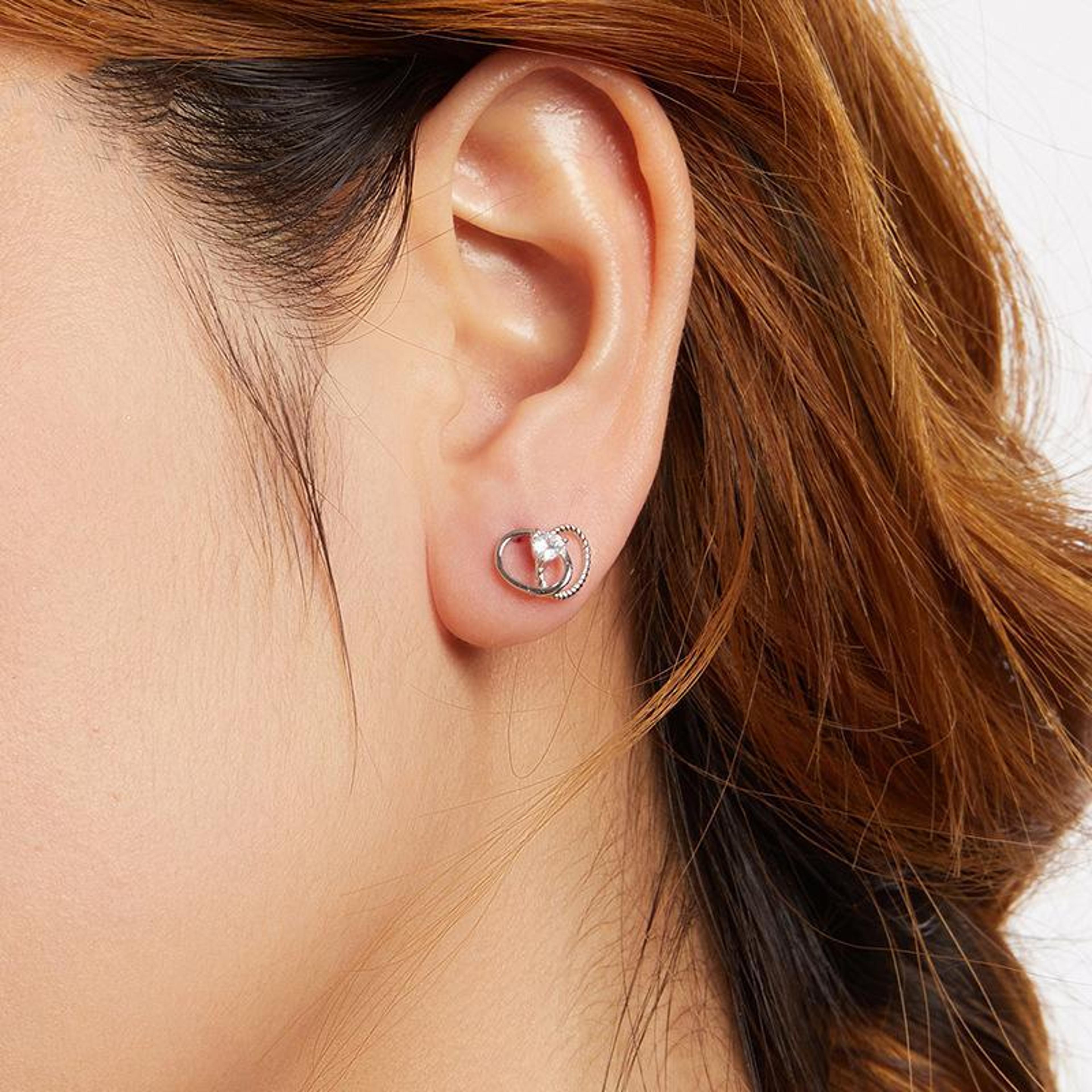 heart zircon stud earrings in 925 sterling silver with platinum plating