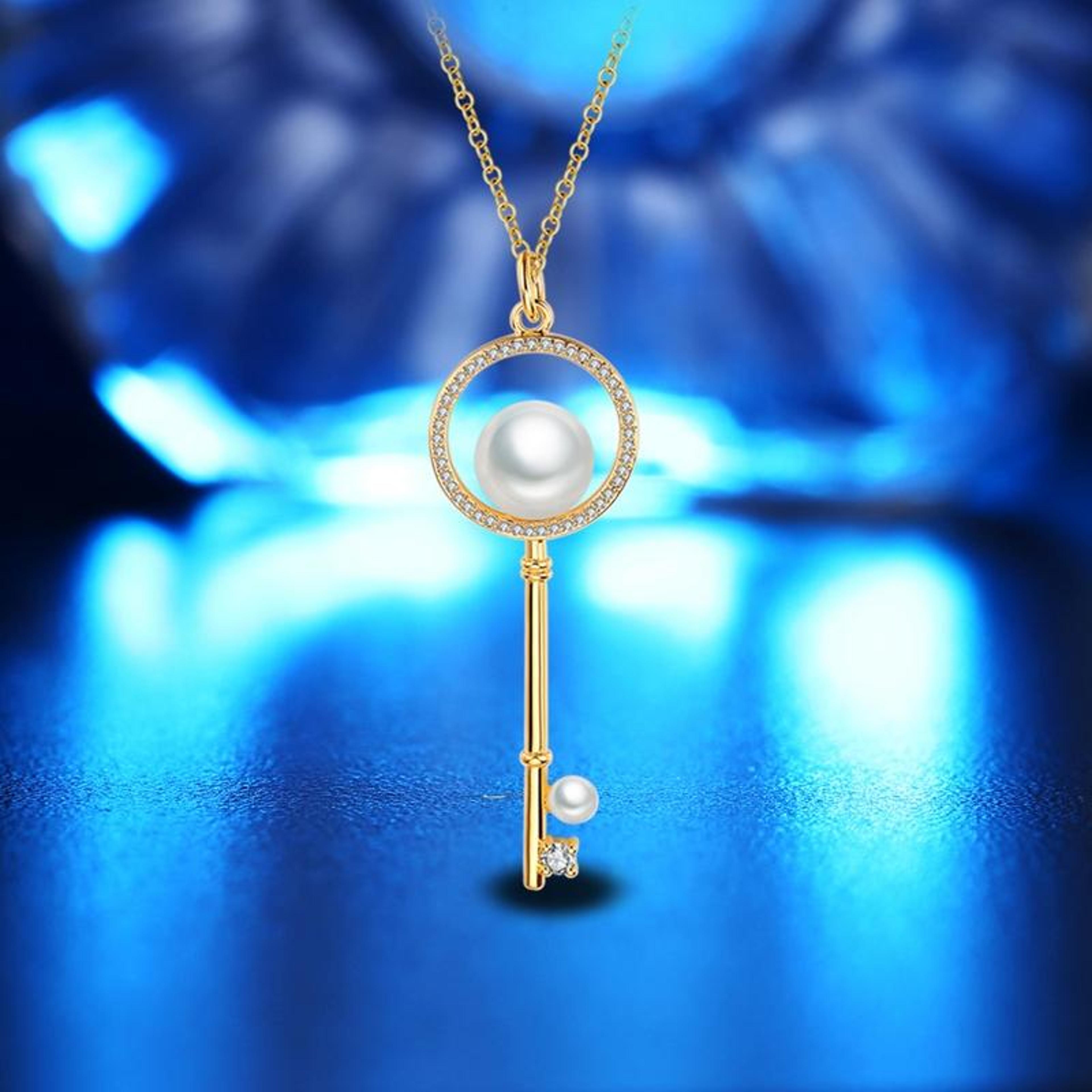elegant gold key pendant necklace for women with diamond shape beads