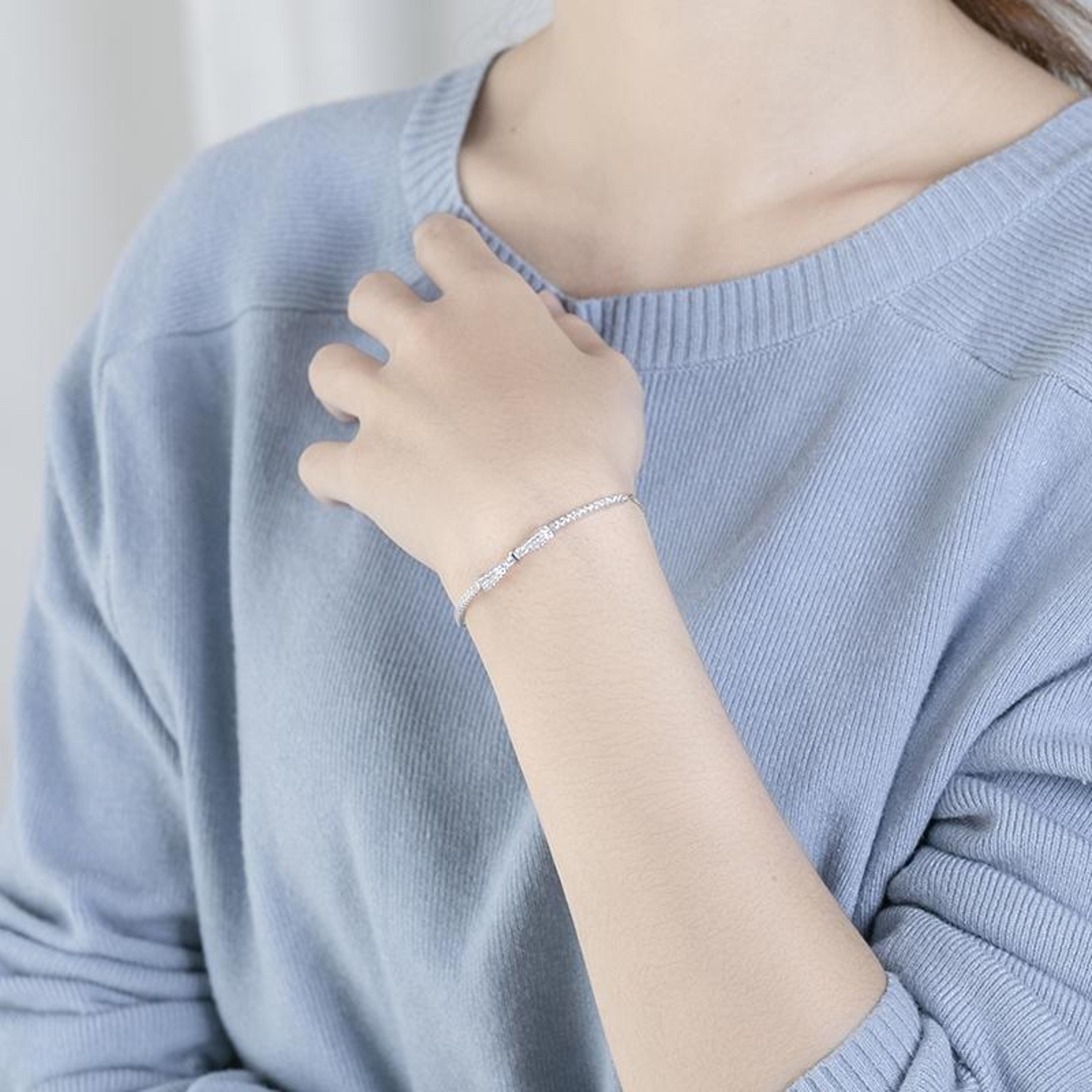silver bowknot stretch bracelet for girls