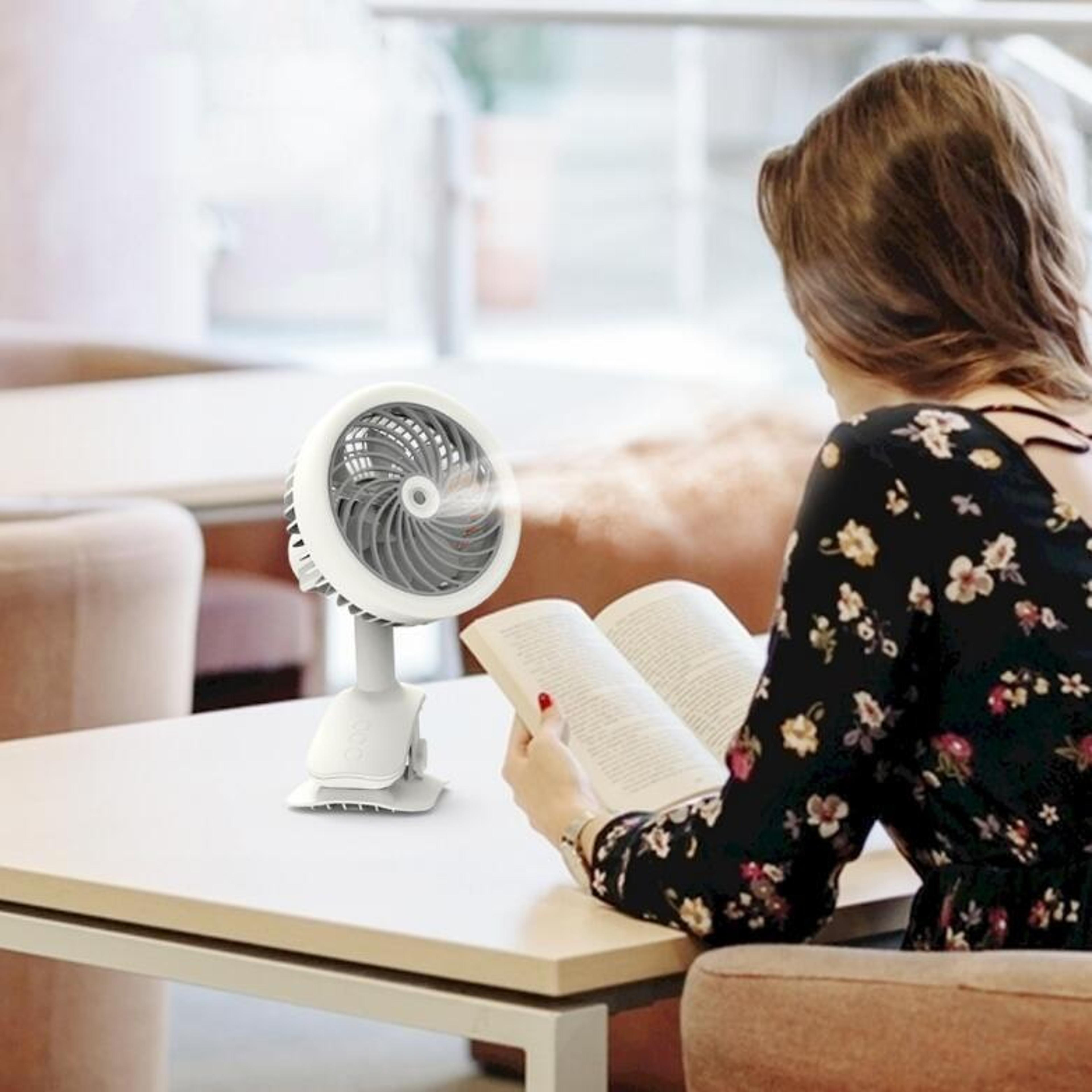 portable usb clip fan rechargeable desktop fan with mist spray and 3 speed cooling