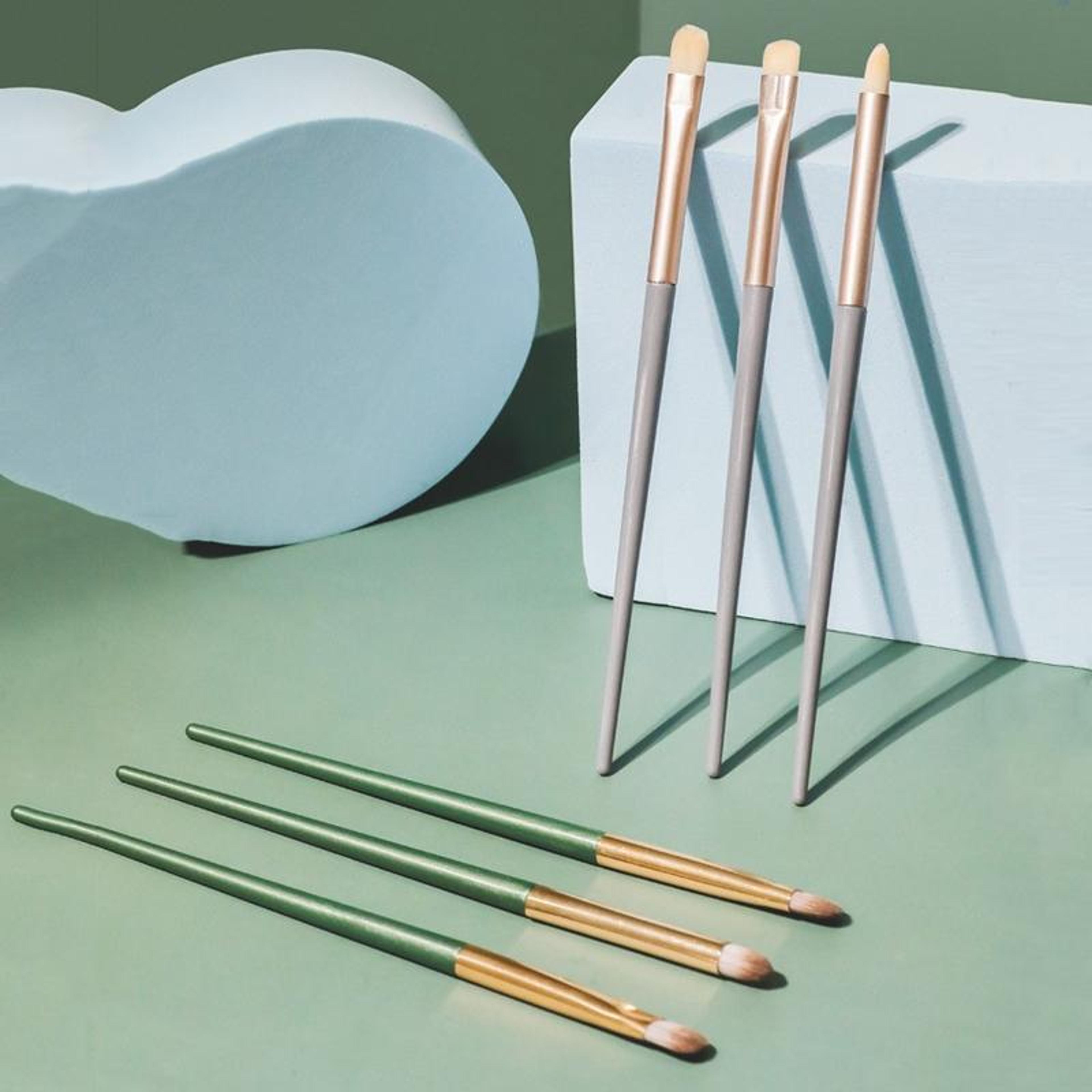 eyeshadow brush set portable 3 in 1 makeup brush set for flawless eye makeup