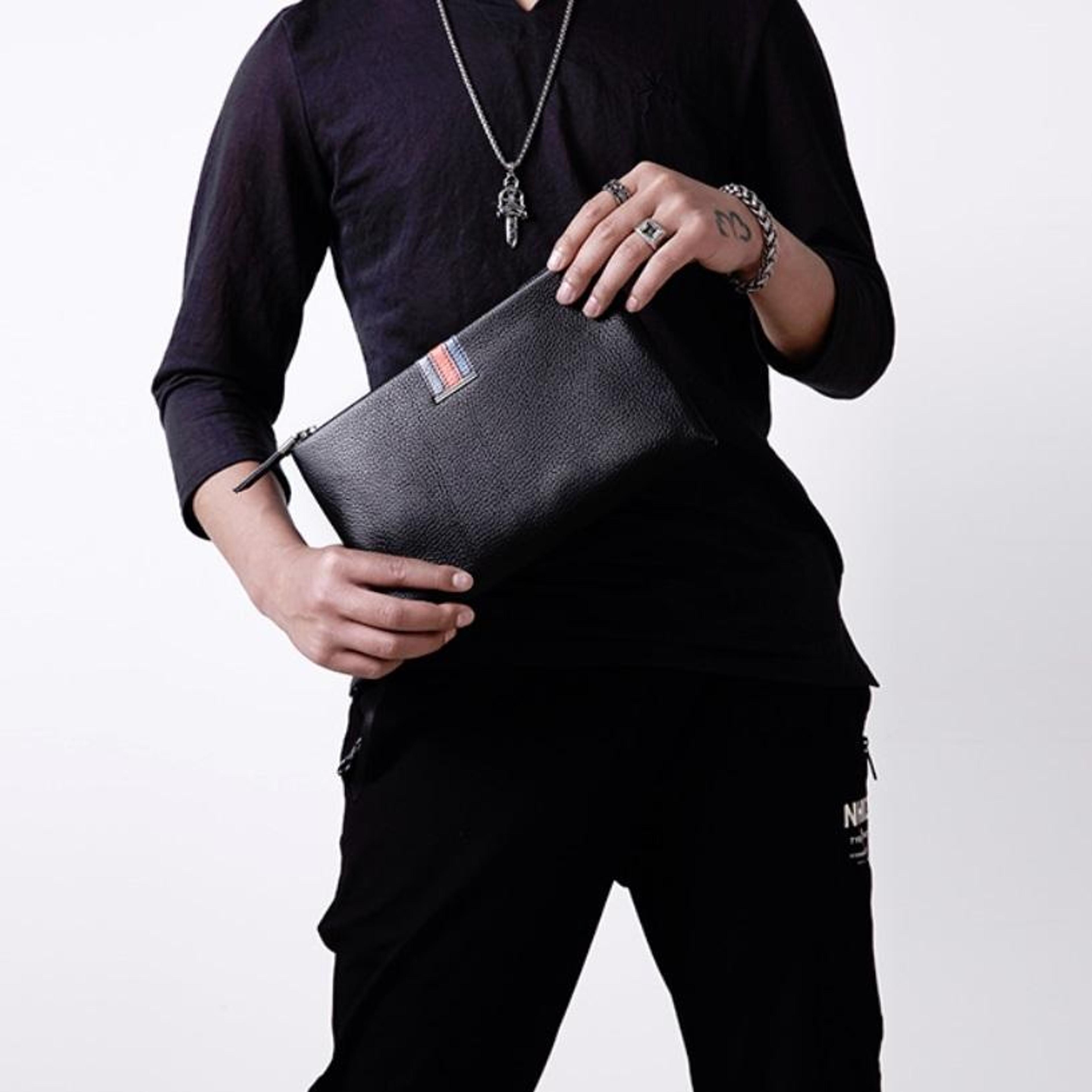 men's leather clutch wallet large capacity anti theft wristlet wallet with card slots
