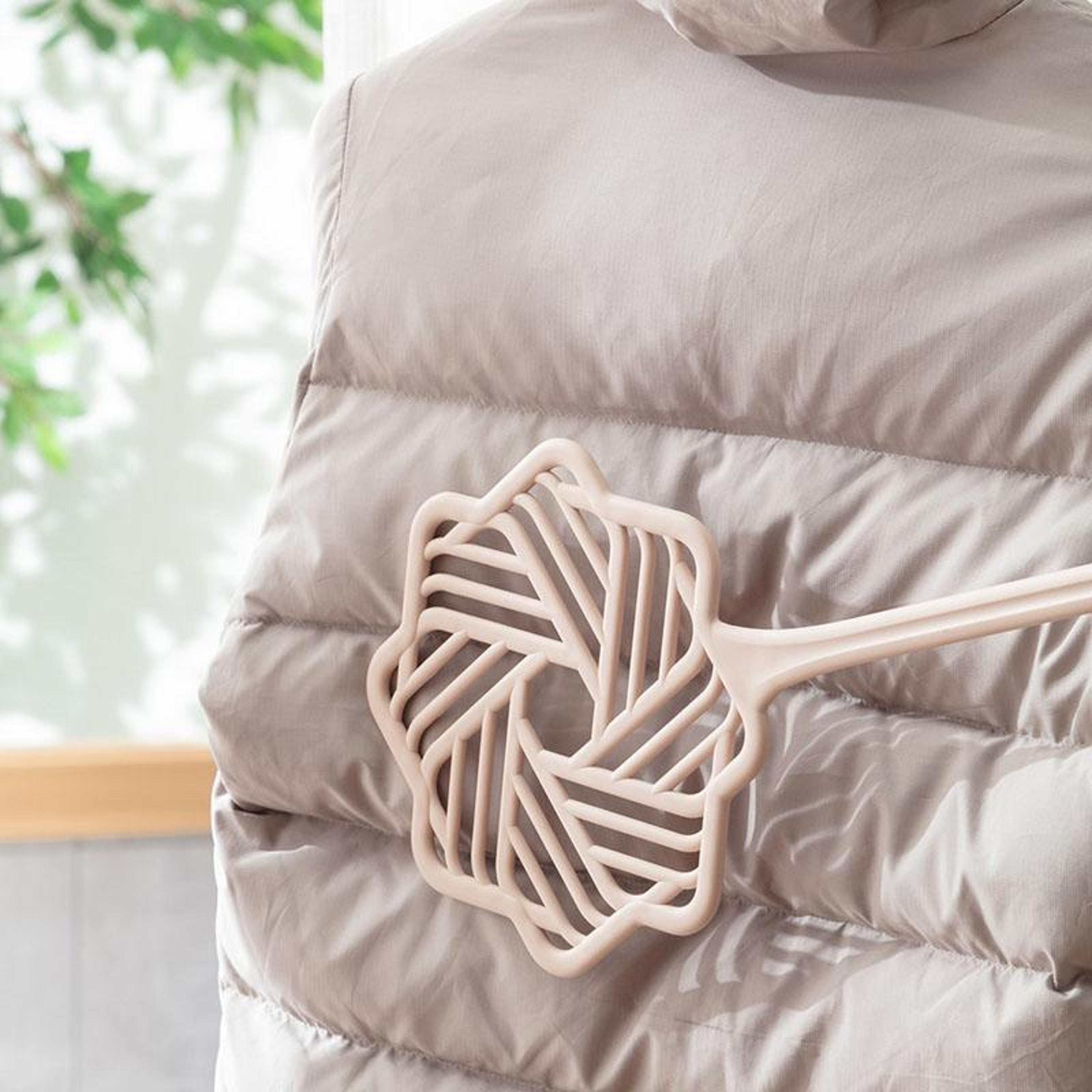plastic quilt beater duvet fluffer bedding dust remover with long handle