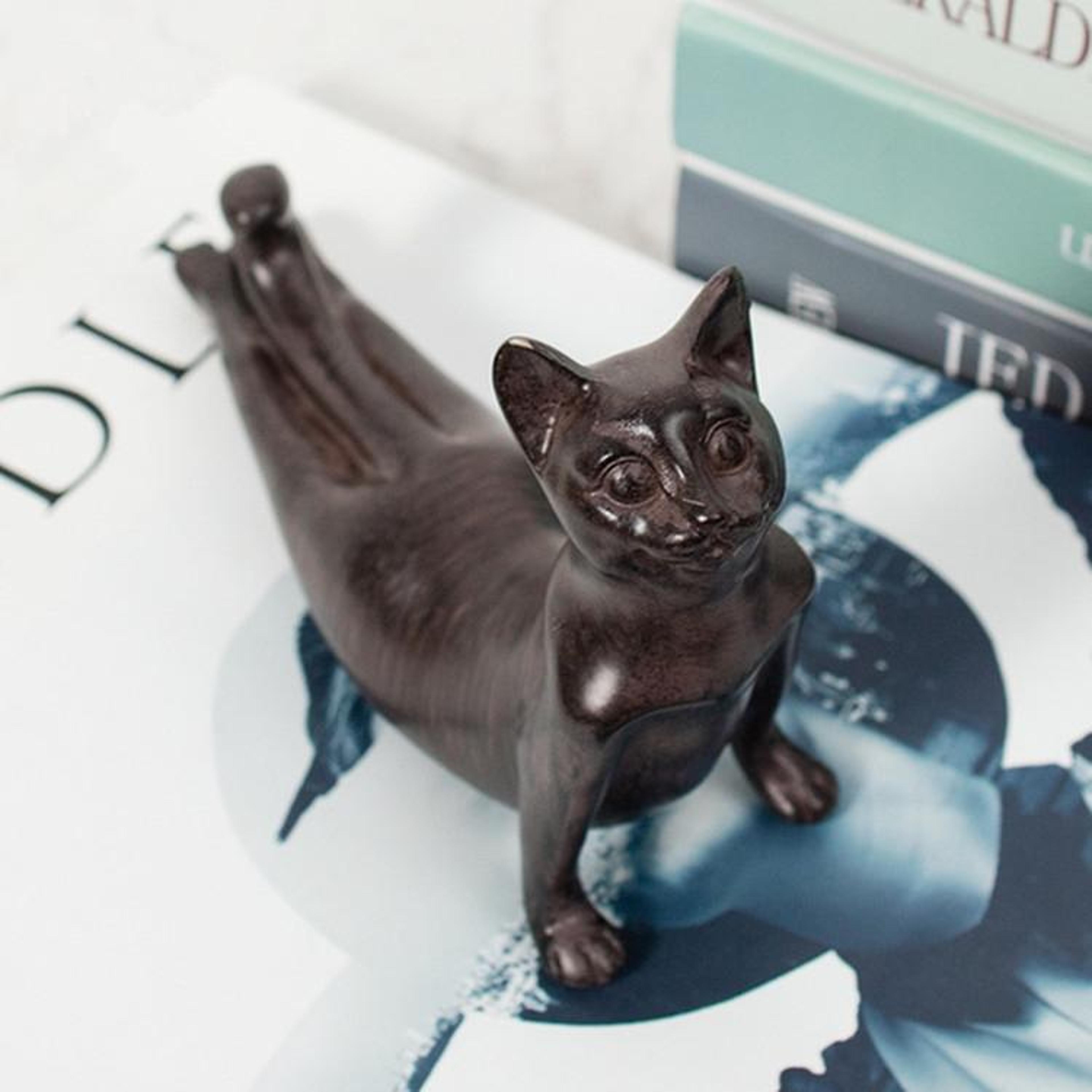 zen yoga cat figurine resin meditation cat statue decor for home & office